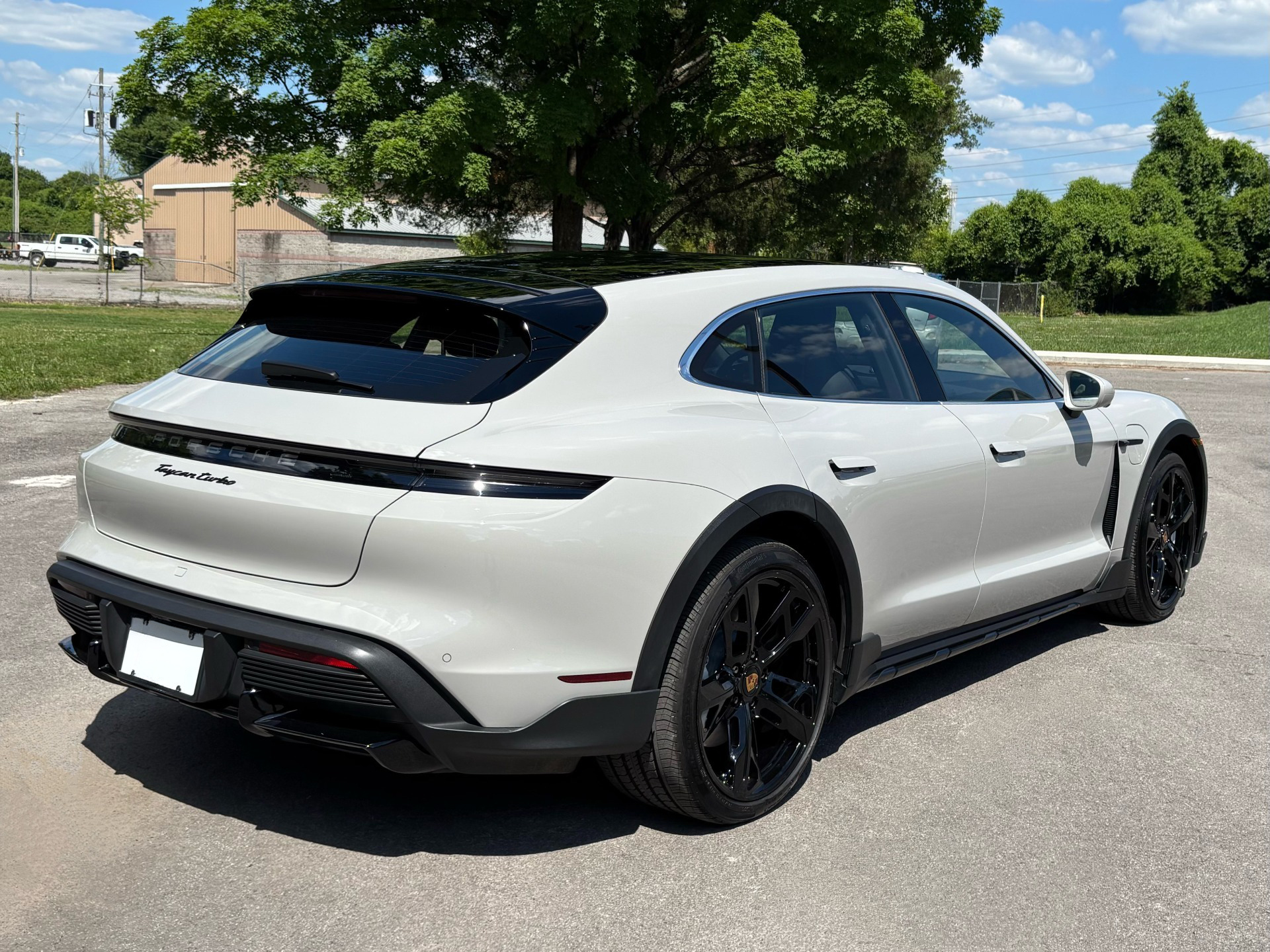 
								2023 Porsche Taycan Turbo Cross Turismo full									