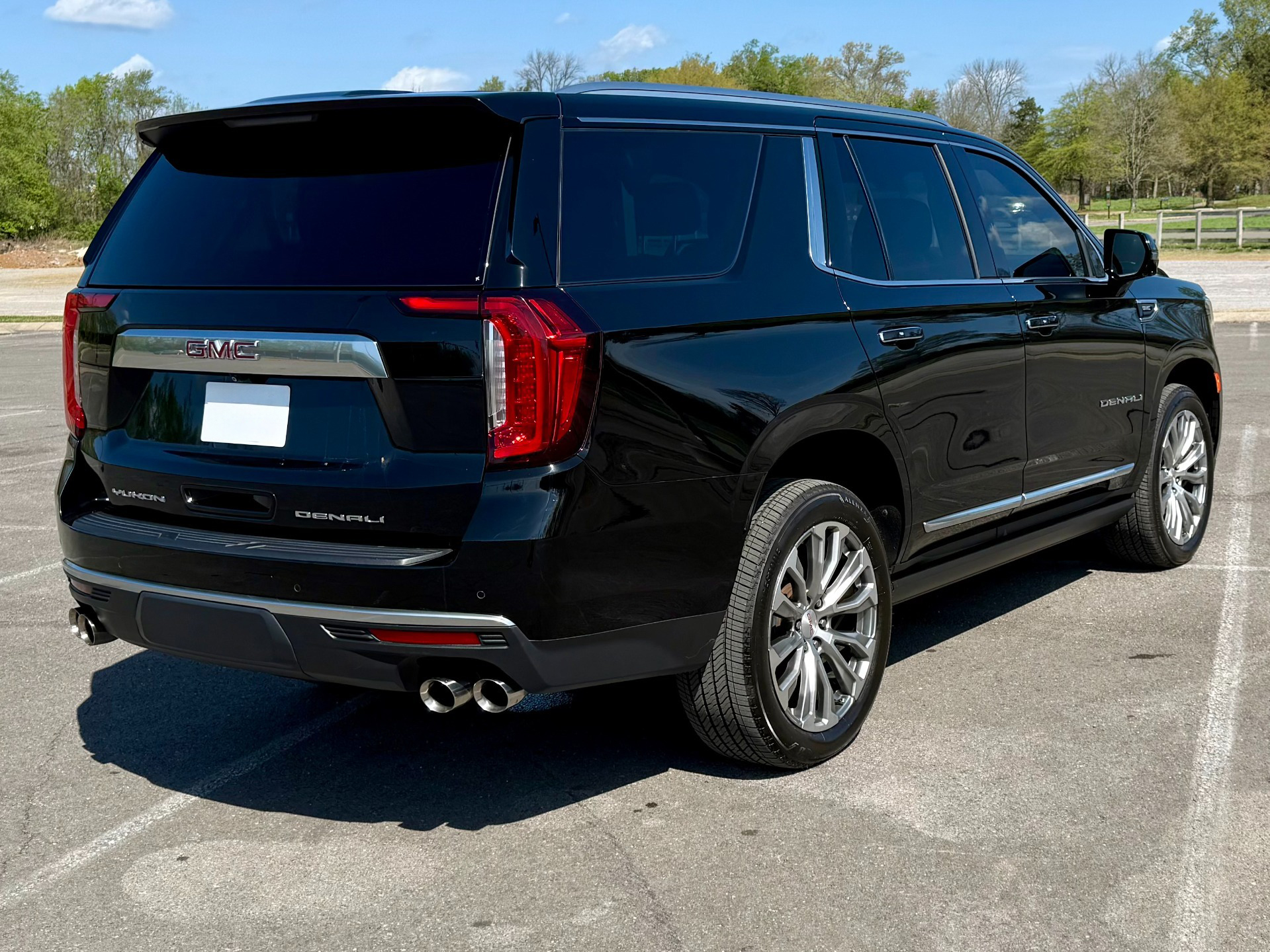 
								2022 GMC Yukon Denali full									