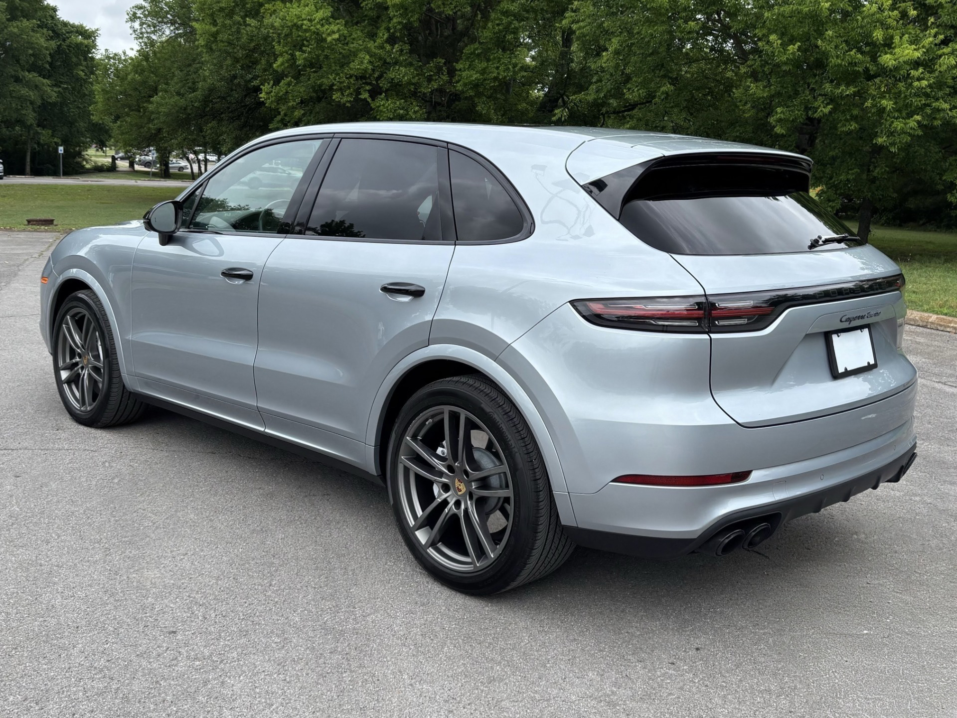 
								2023 Porsche Cayenne Turbo PREMIUM full									