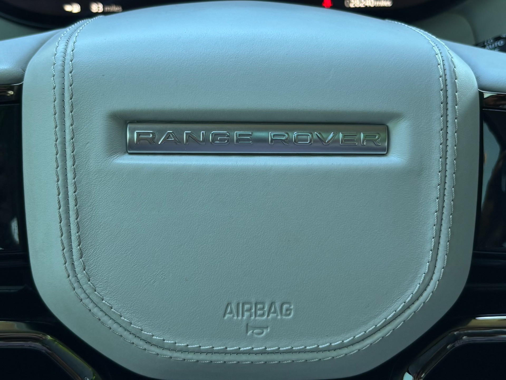 
								2023 Range Rover Sport P530 full									