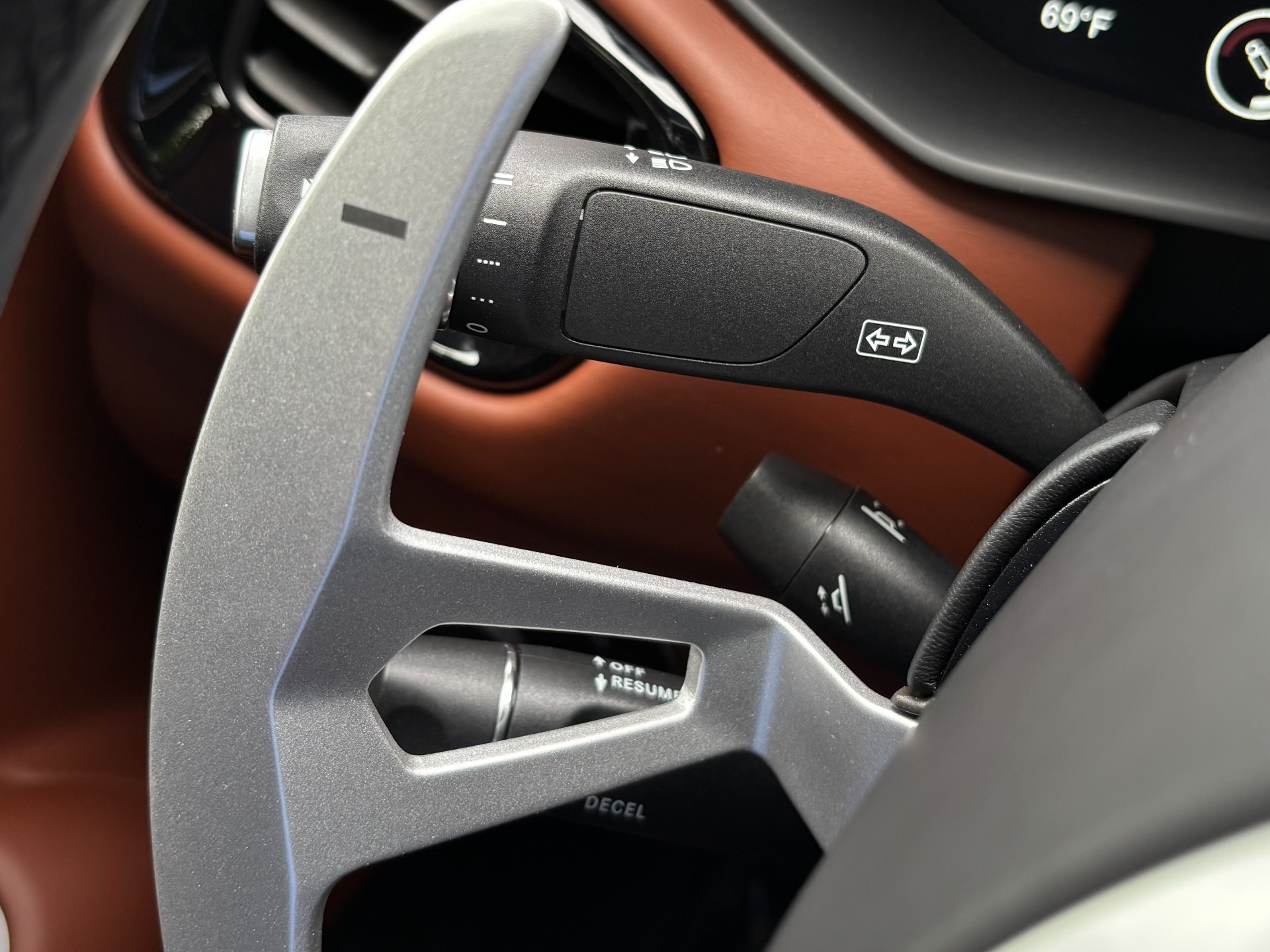 
								2020 Aston Martin Vantage full									