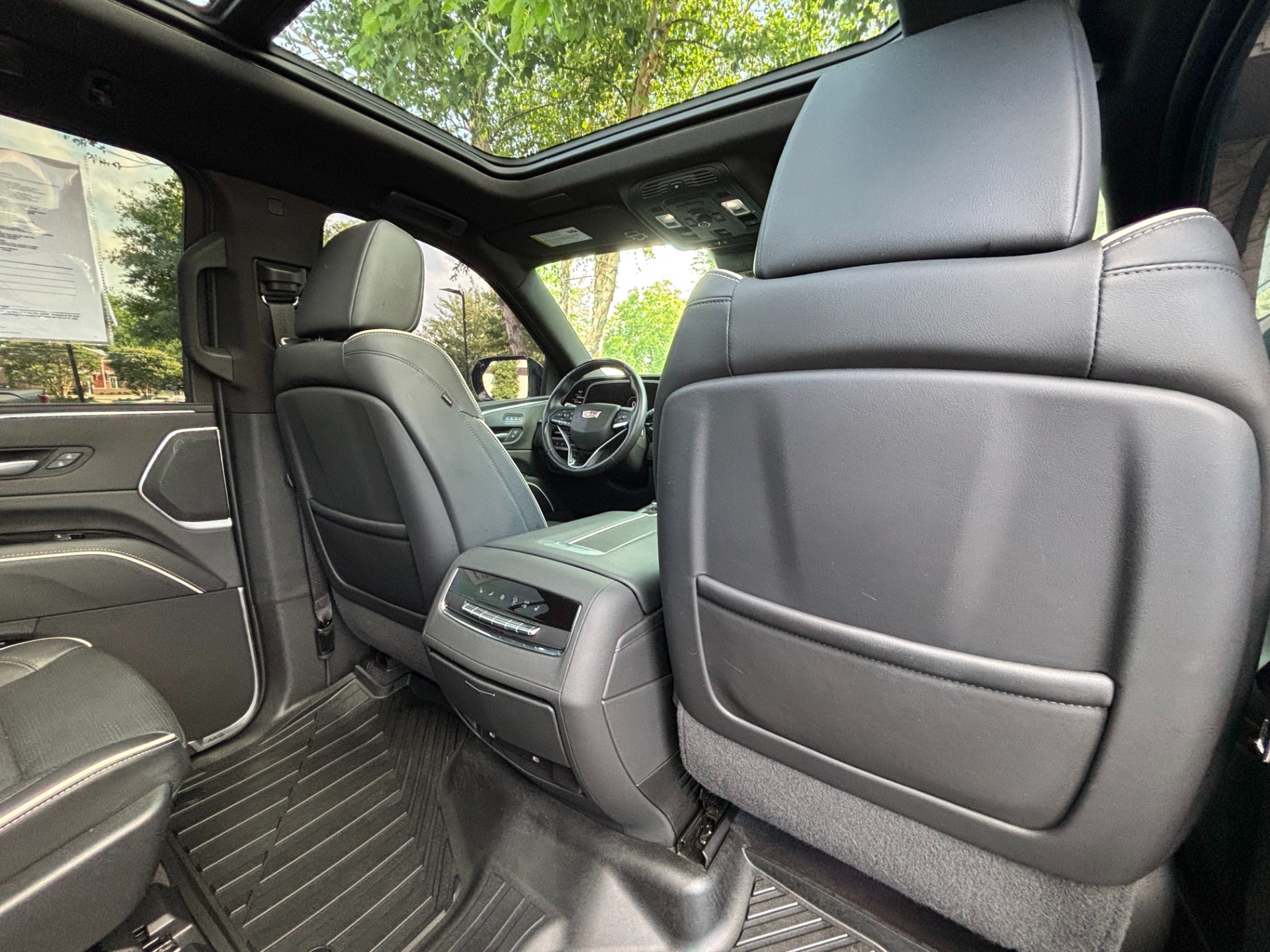 
								2022 Cadillac Escalade ESV full									