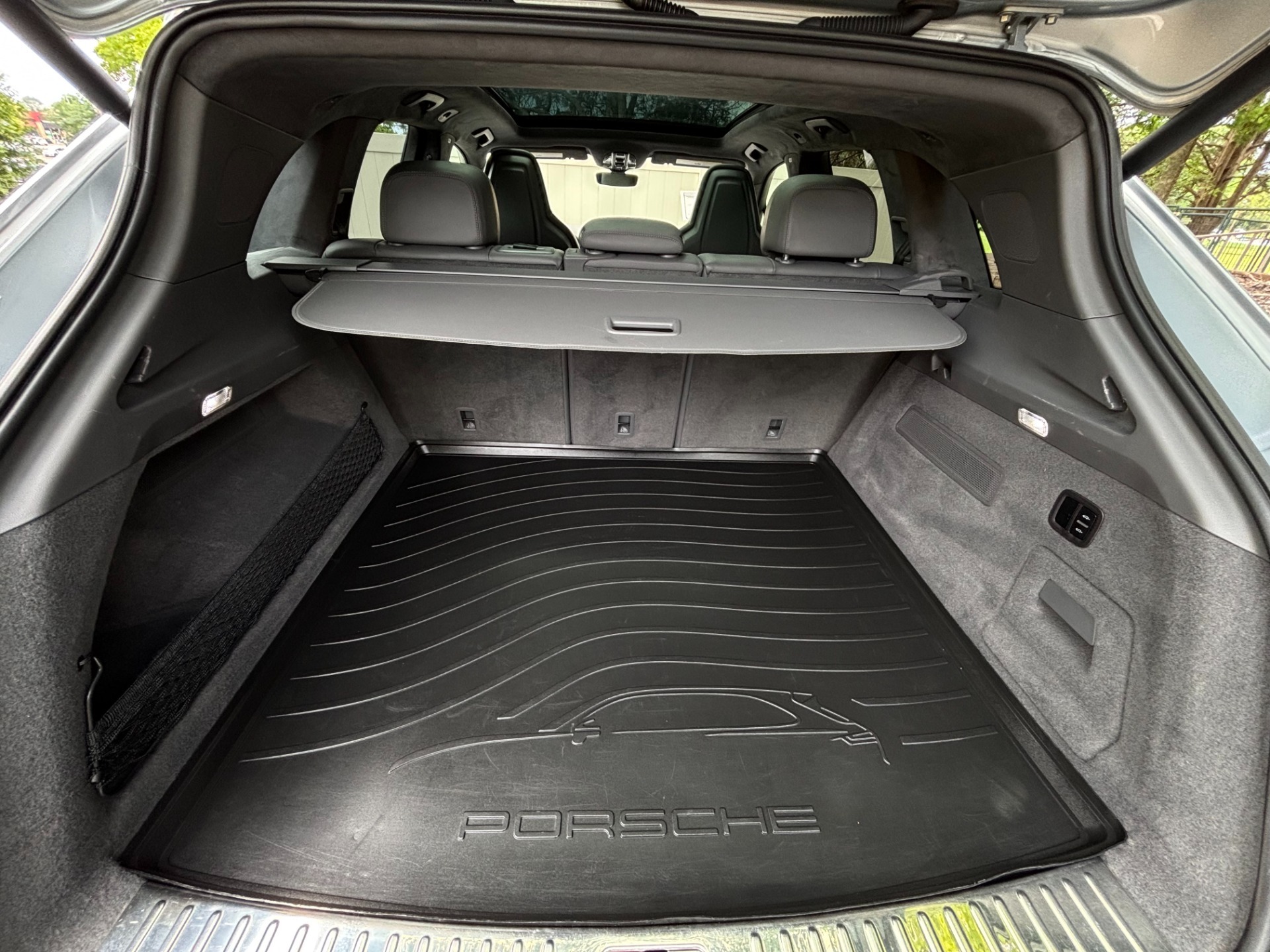 
								2023 Porsche Cayenne Turbo PREMIUM full									