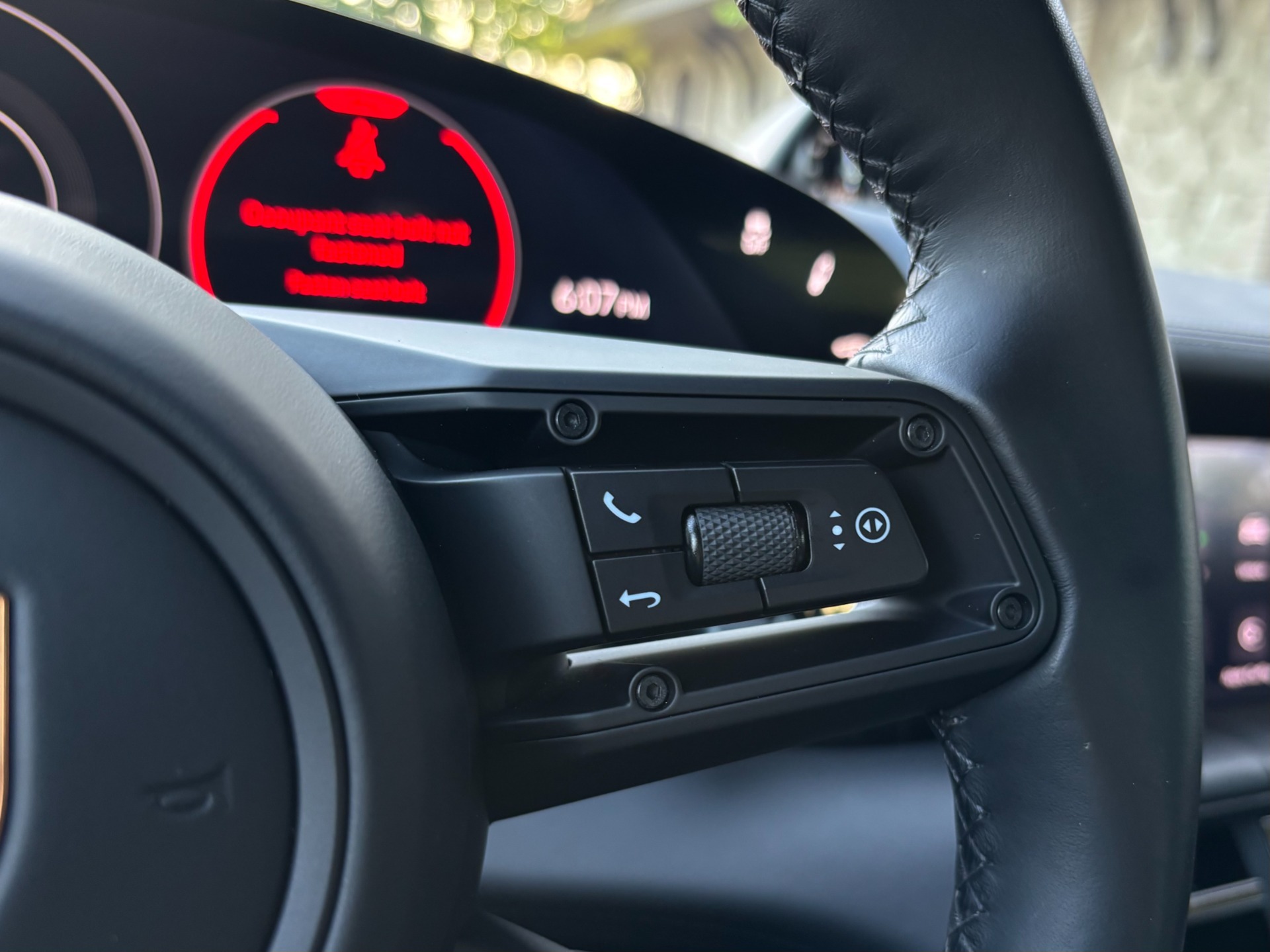 
								2023 Porsche Taycan Turbo Cross Turismo full									