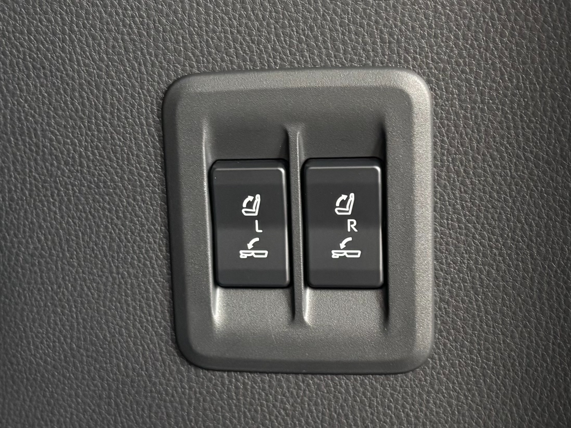 
								2024 Lexus GX 550 full									