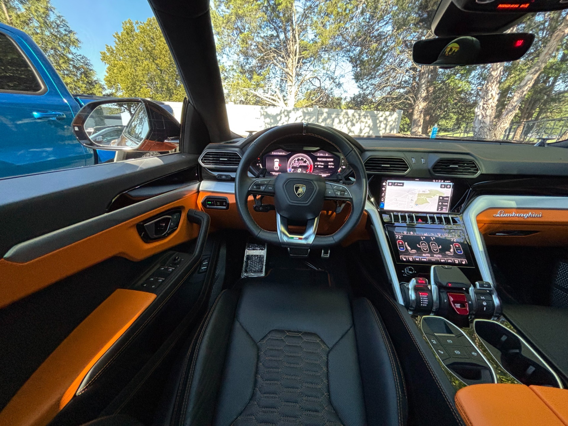 
								2021 Lamborghini Urus full									