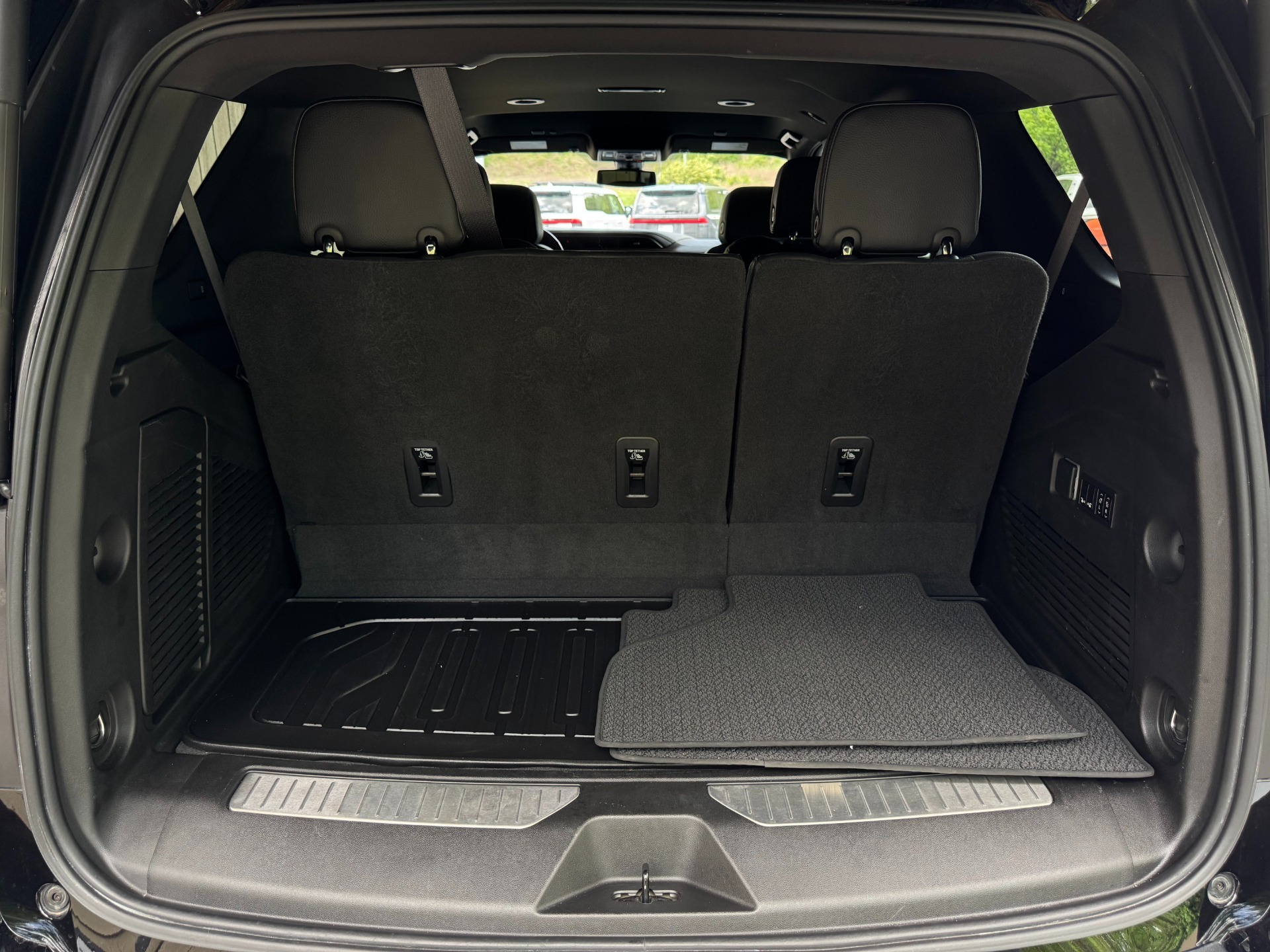 
								2022 GMC Yukon Denali full									