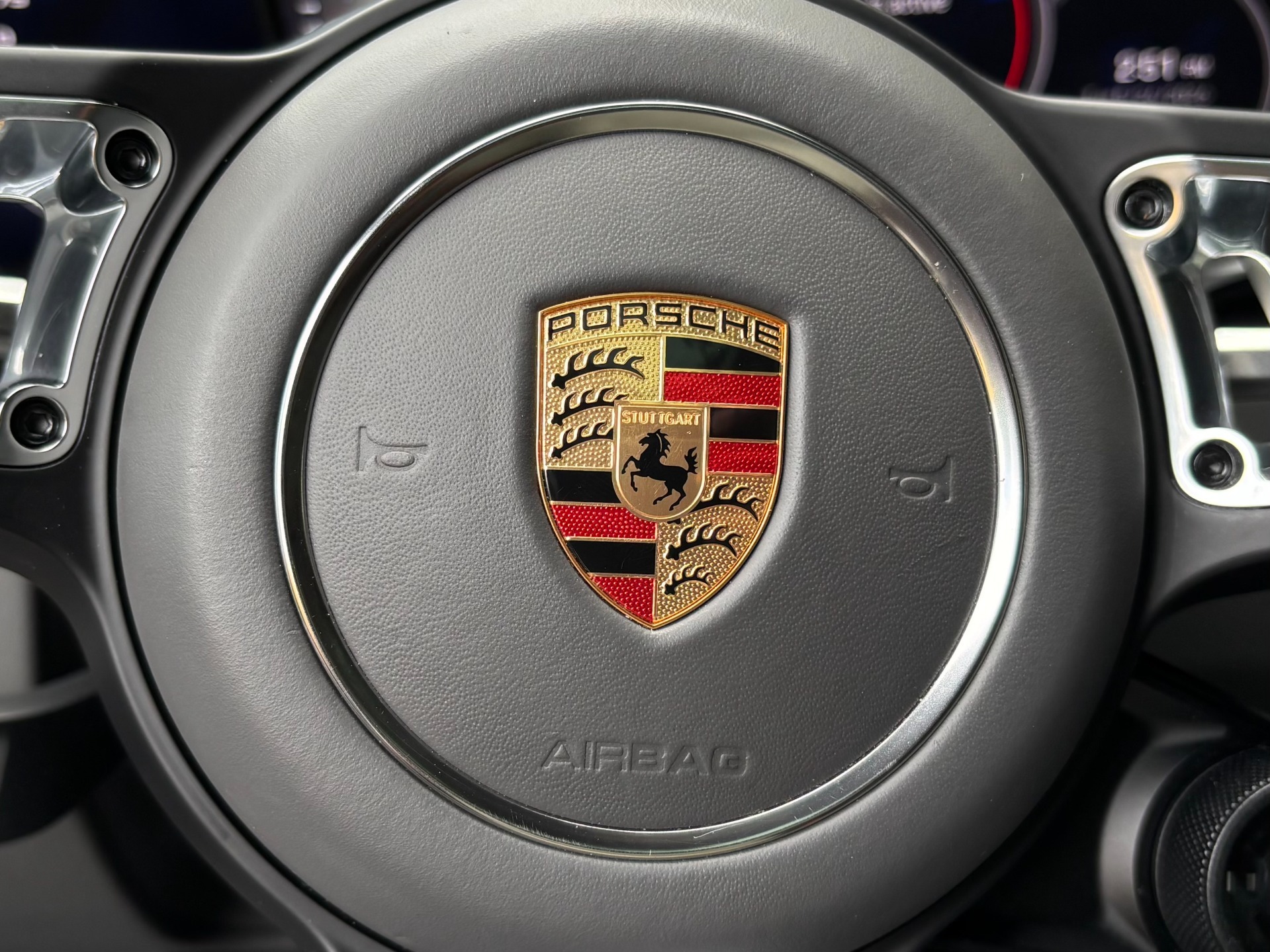 
								2023 Porsche Cayenne Turbo PREMIUM full									