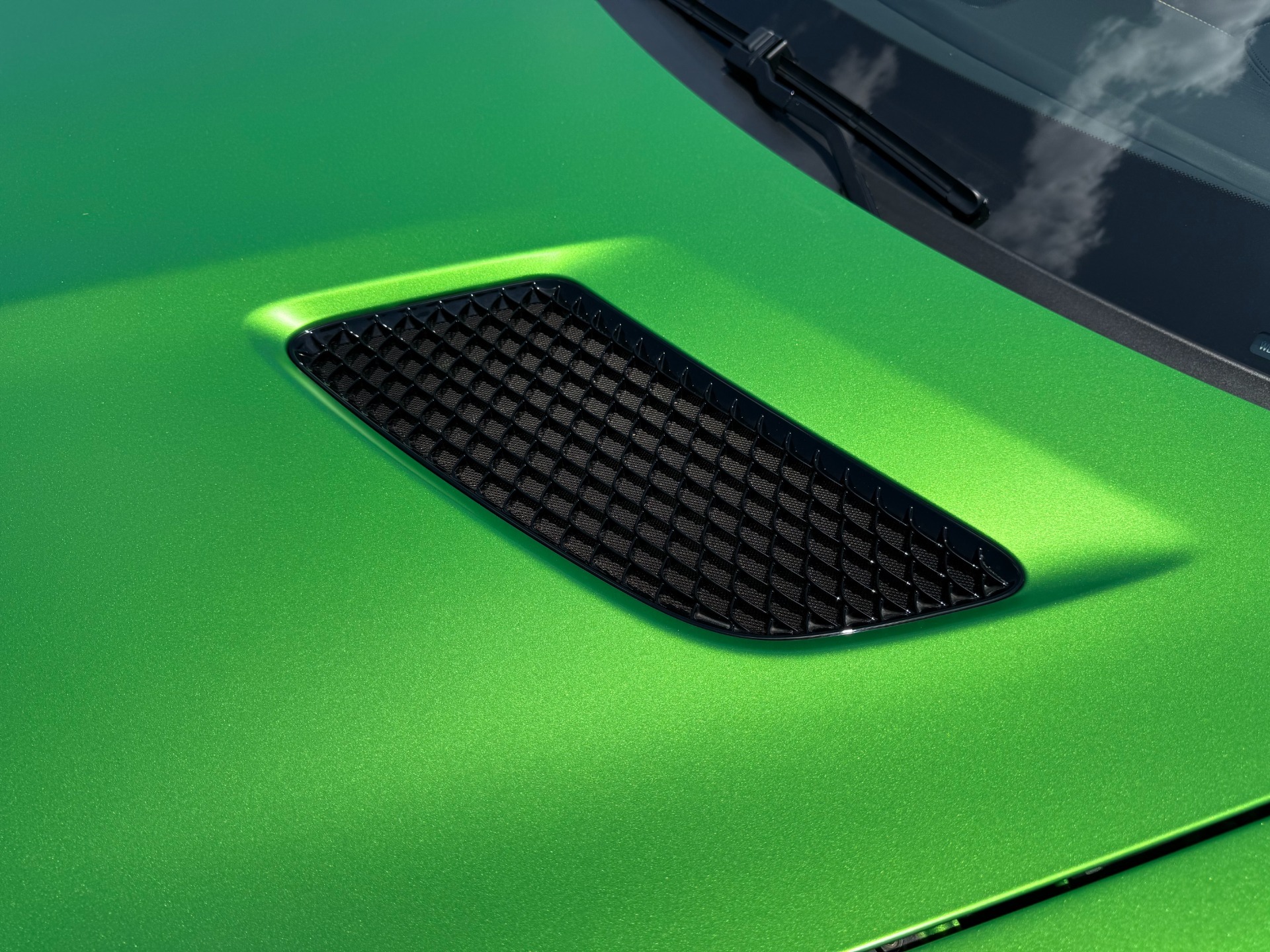 
								2018 Mercedes-Benz AMG GT R full									