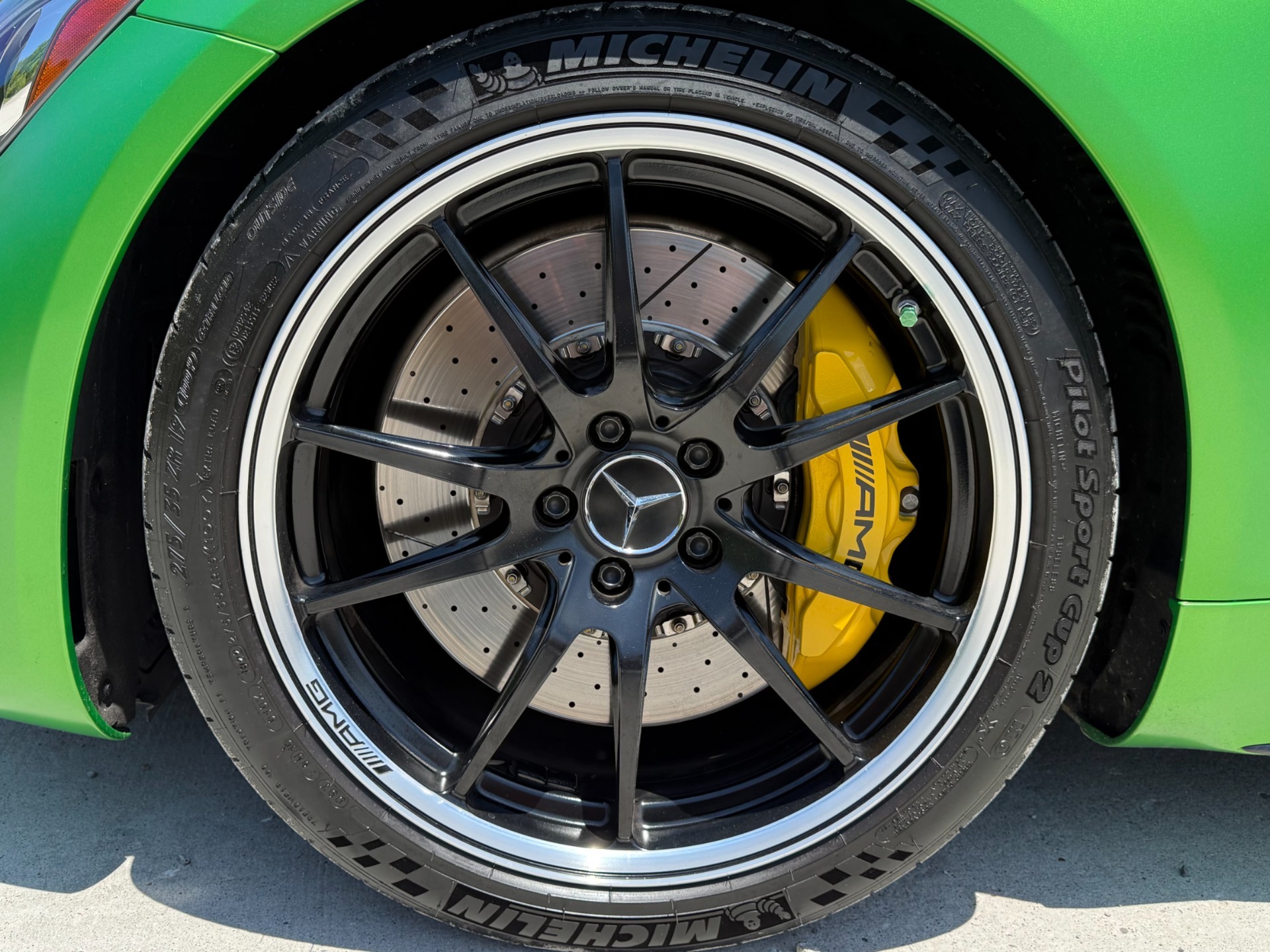 
								2018 Mercedes-Benz AMG GT R full									