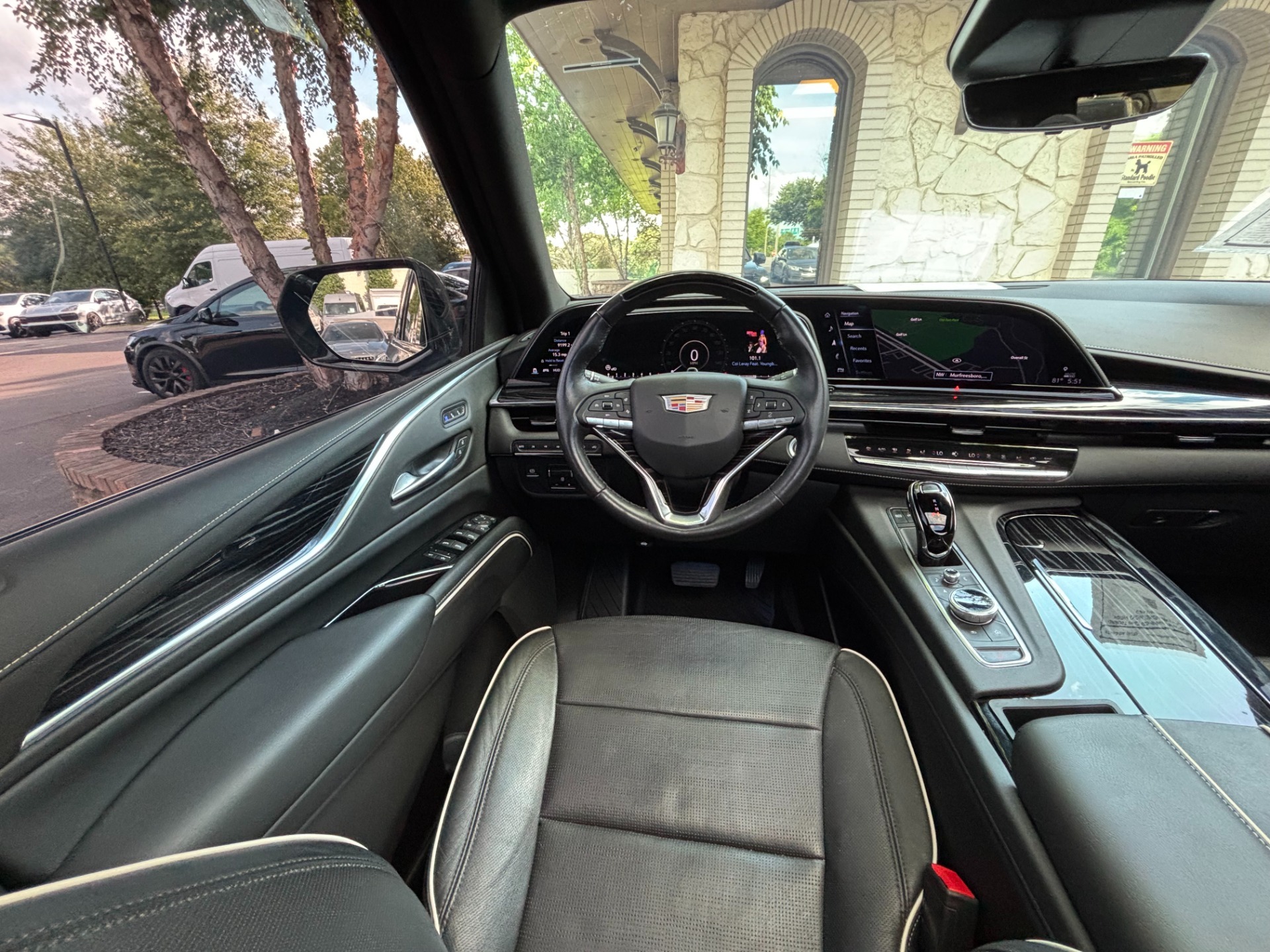 
								2022 Cadillac Escalade ESV full									