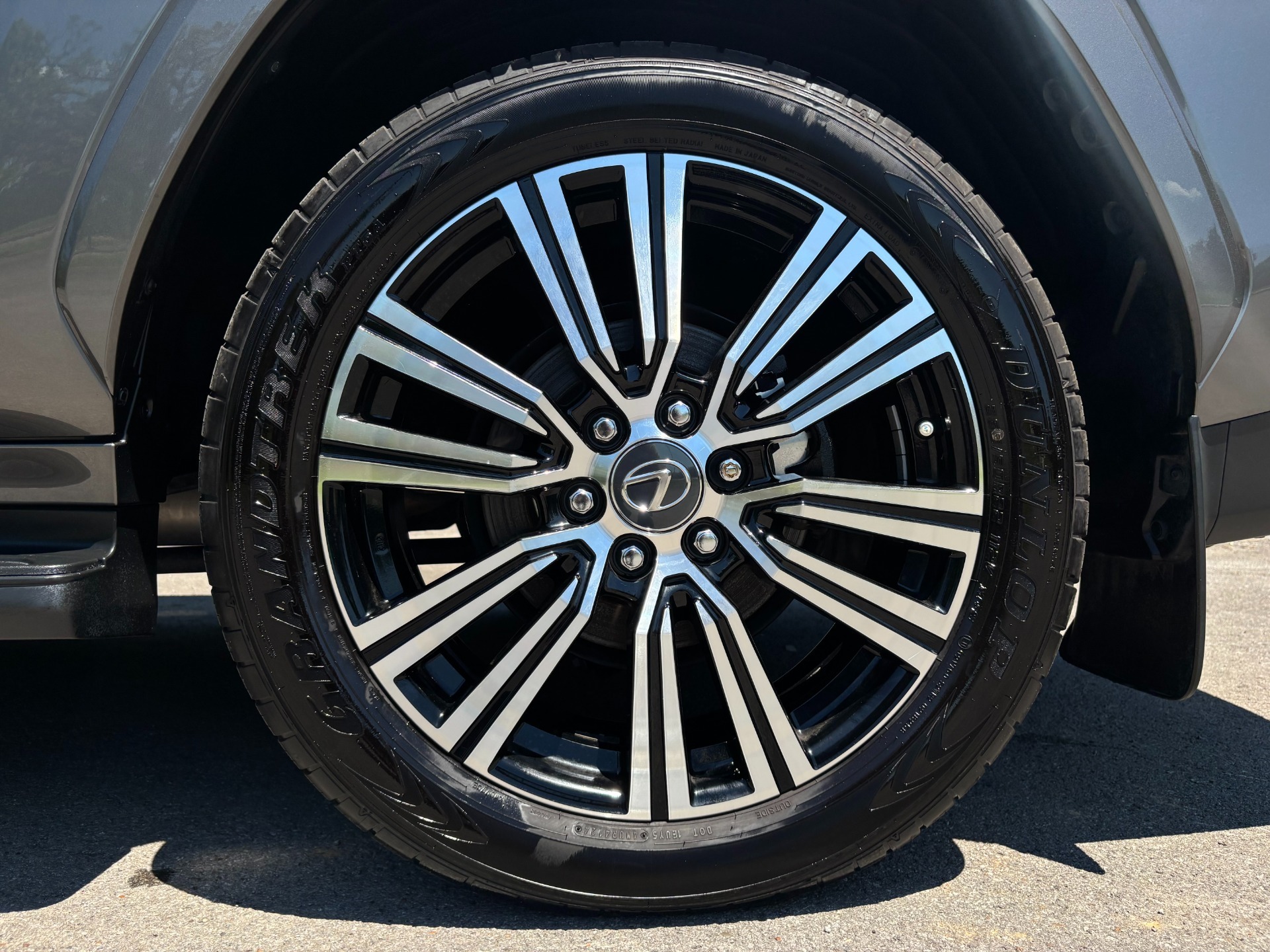 
								2022 Lexus LX 600 full									