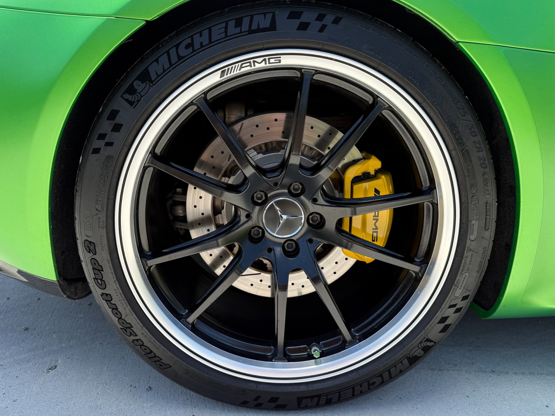 
								2018 Mercedes-Benz AMG GT R full									