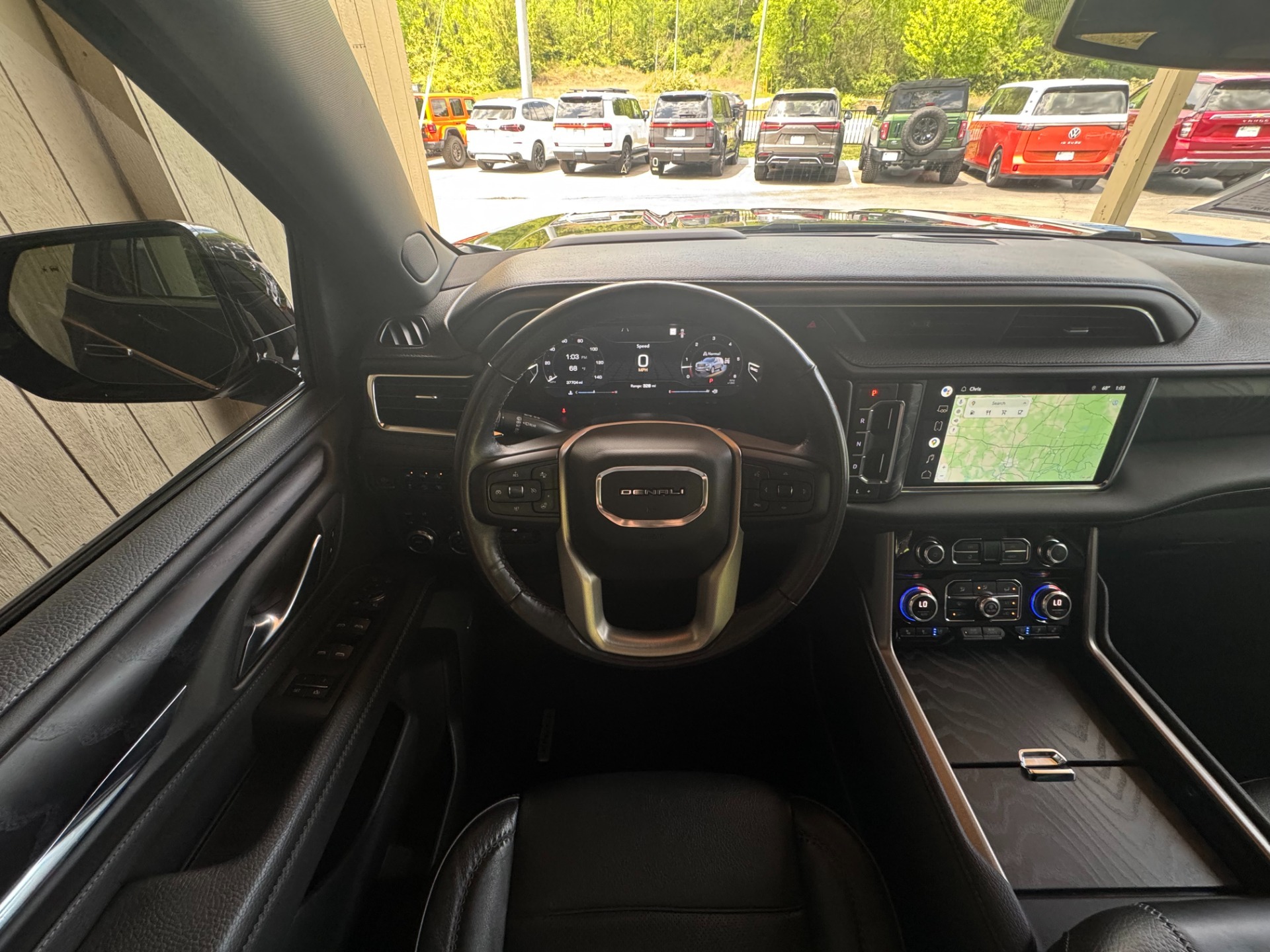 
								2022 GMC Yukon Denali full									