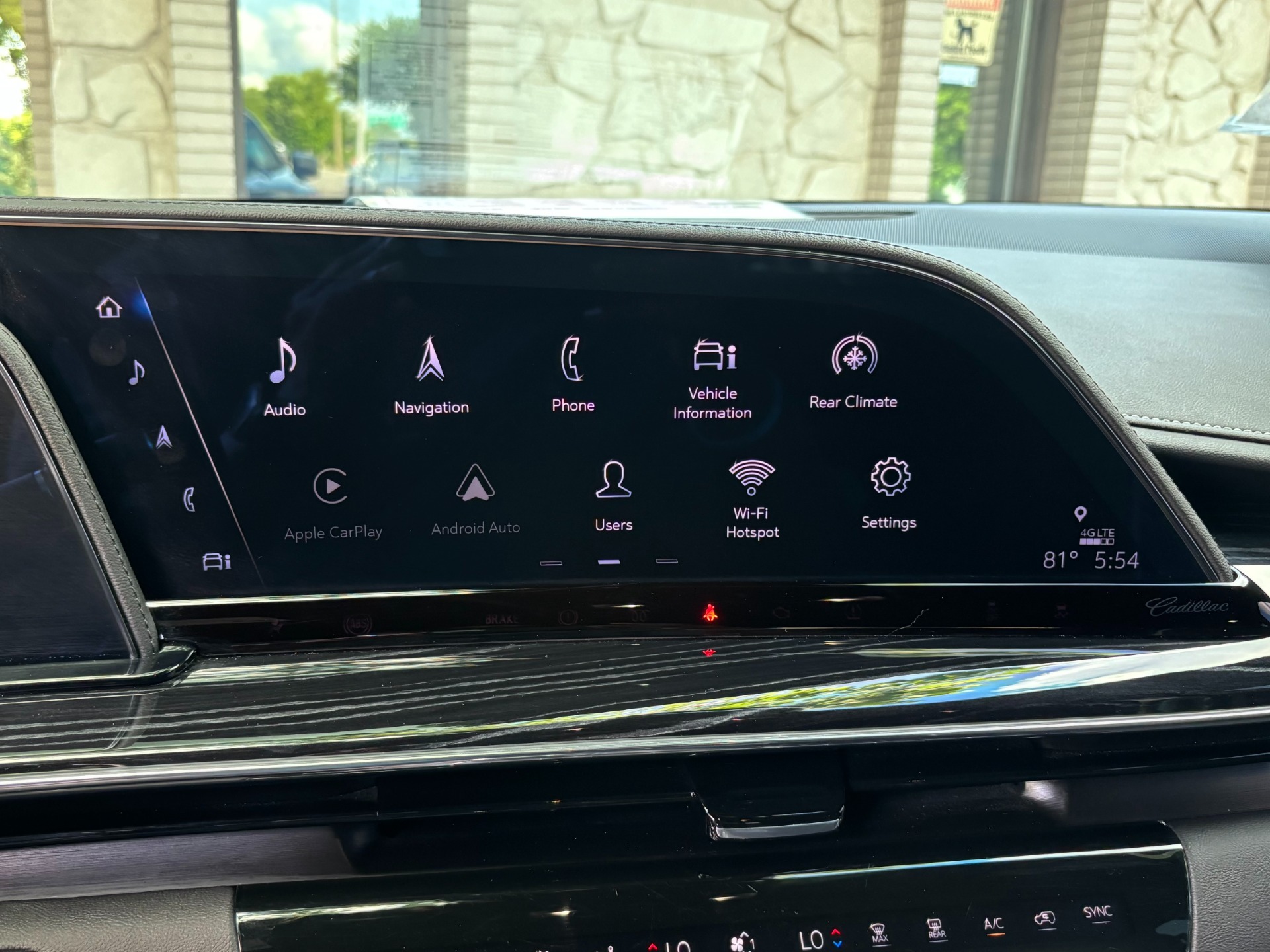 
								2022 Cadillac Escalade ESV full									
