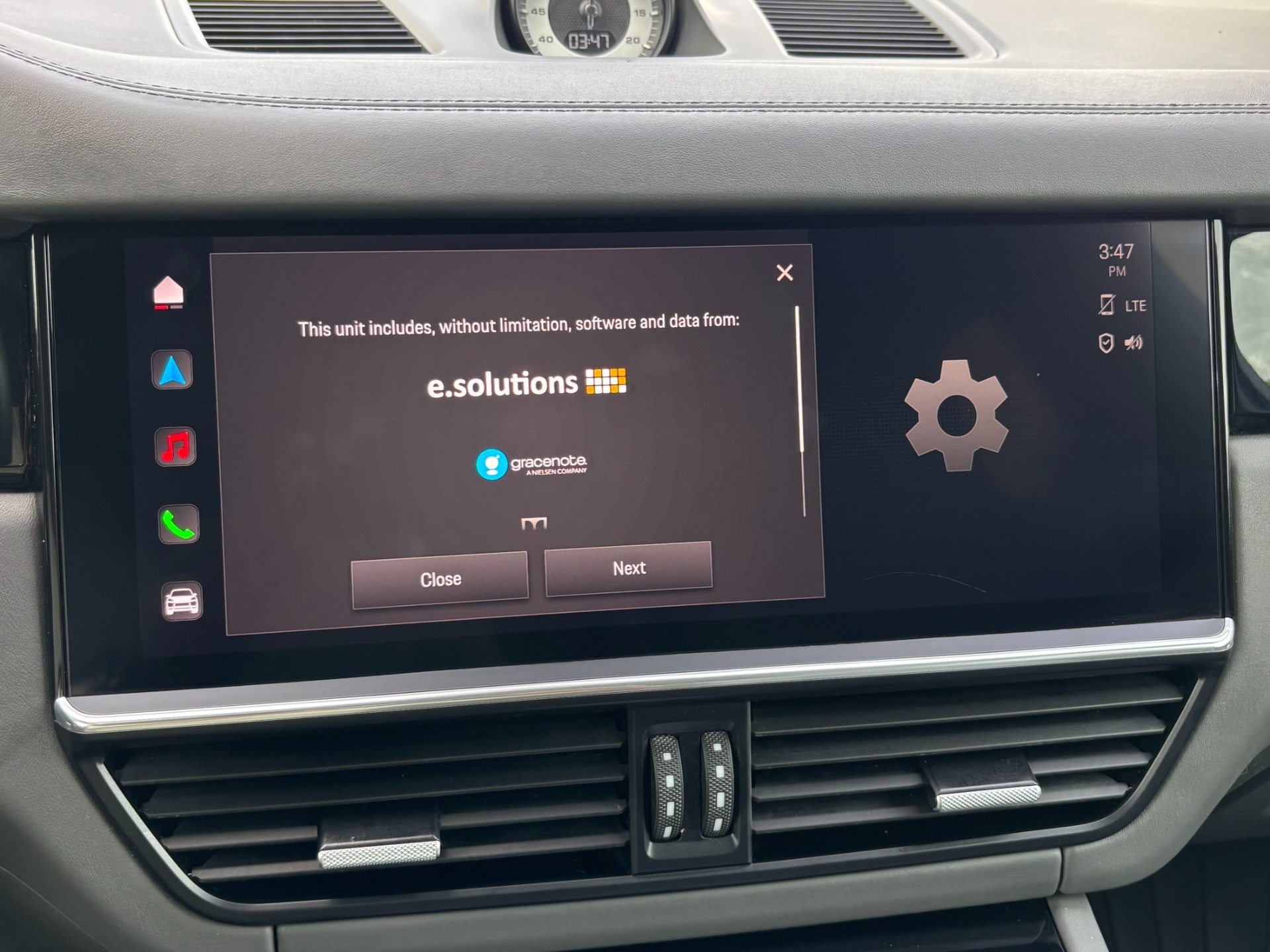 
								2023 Porsche Cayenne Turbo PREMIUM full									