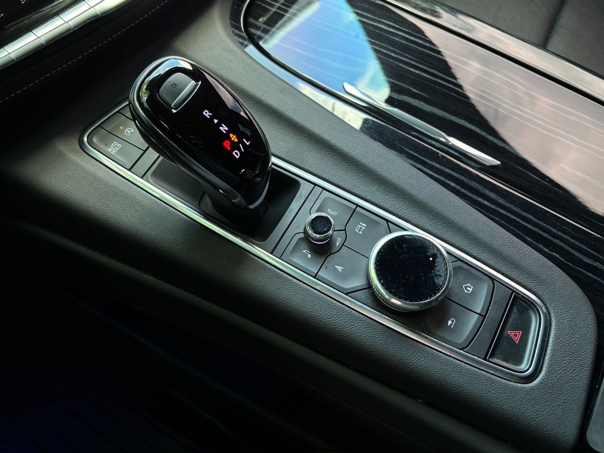 
								2022 Cadillac Escalade ESV full									