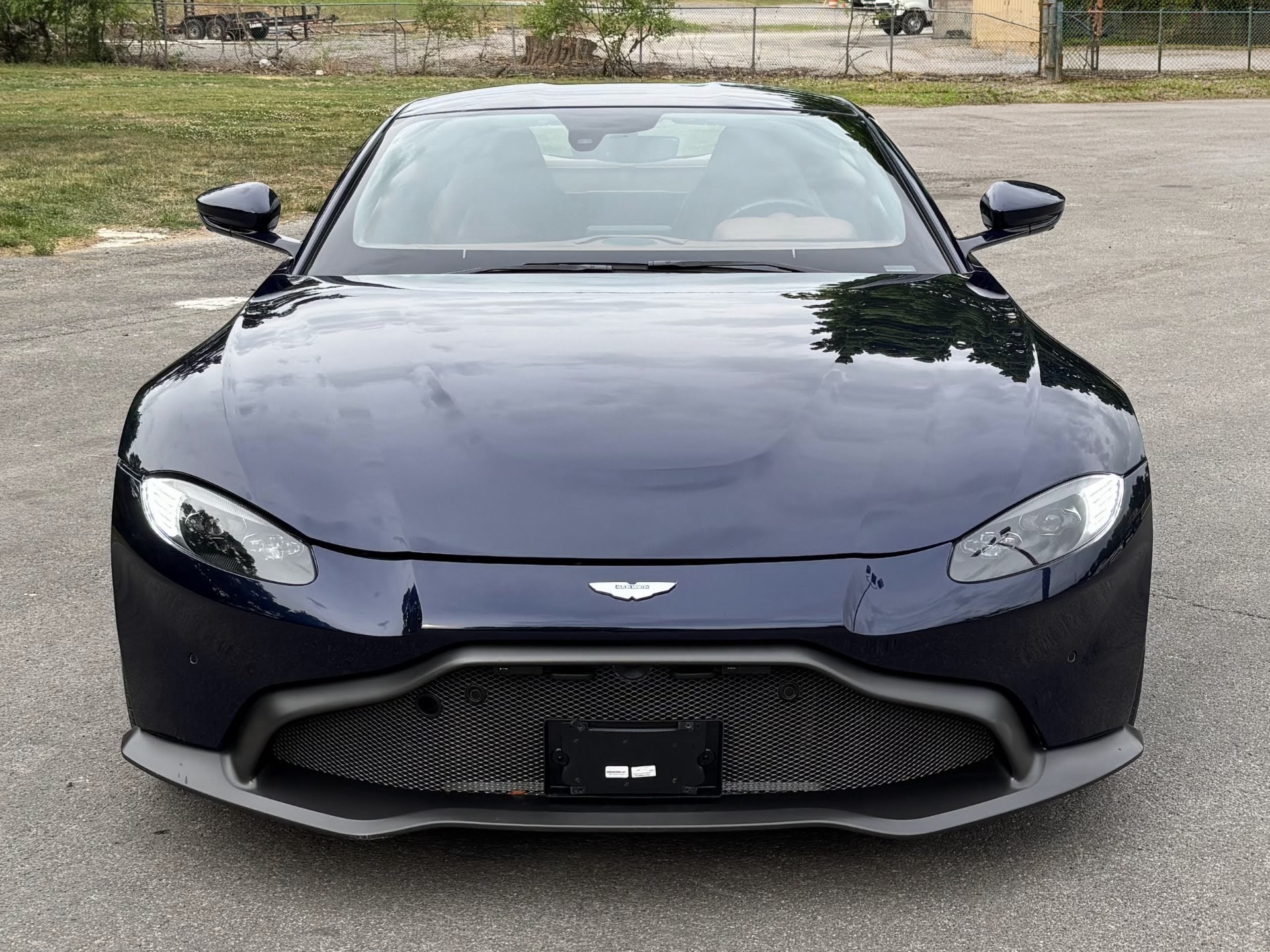 
								2020 Aston Martin Vantage full									