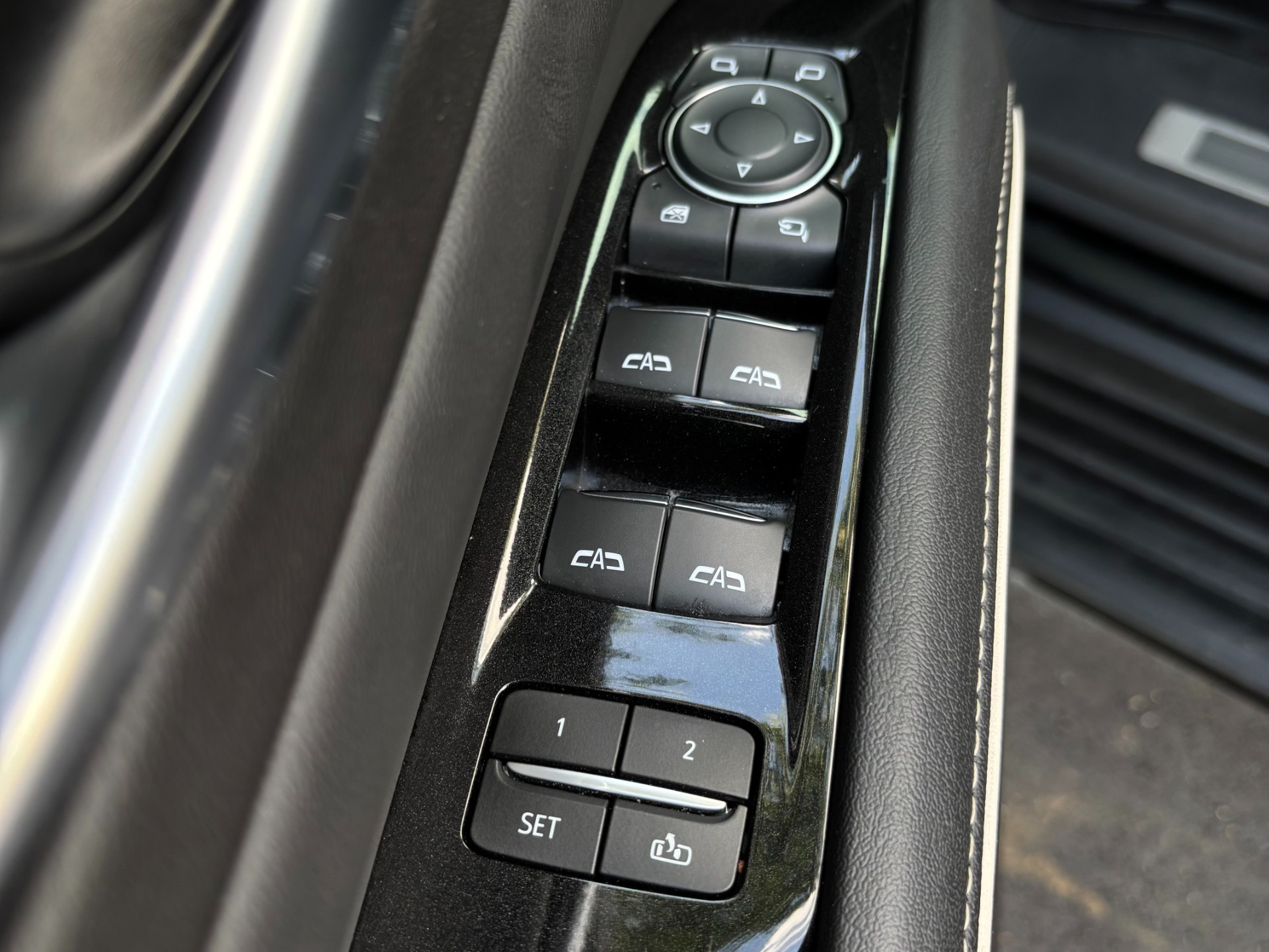 
								2022 Cadillac Escalade ESV full									