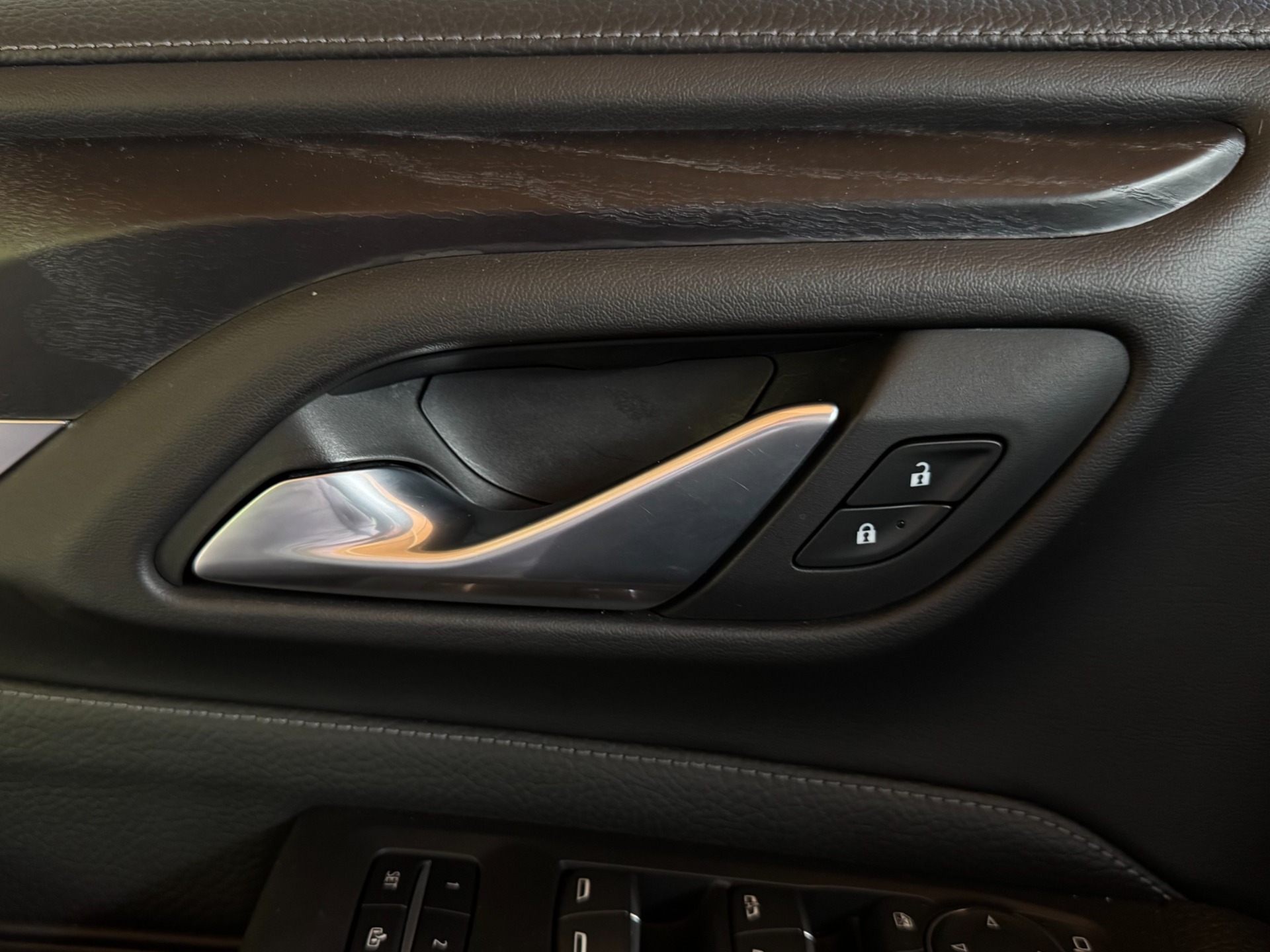 
								2022 GMC Yukon Denali full									