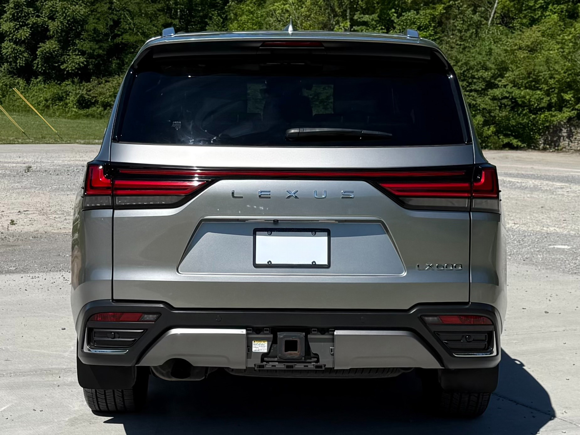 
								2023 Lexus LX 600 full									