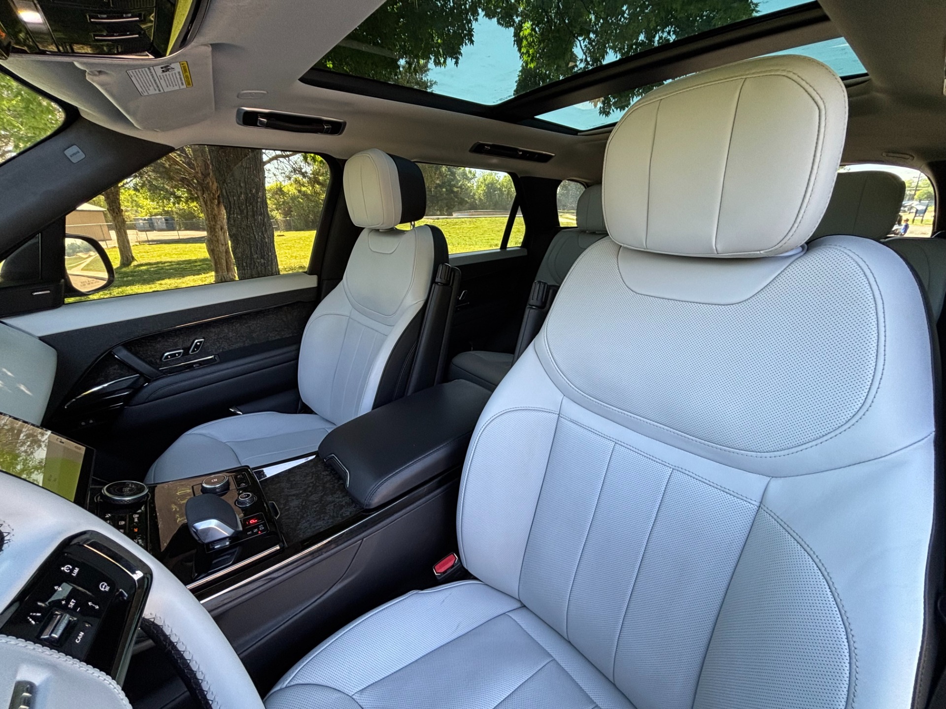 
								2023 Range Rover Sport P530 full									