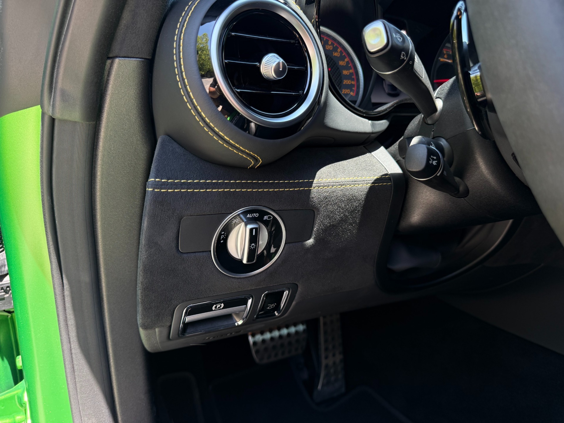 
								2018 Mercedes-Benz AMG GT R full									