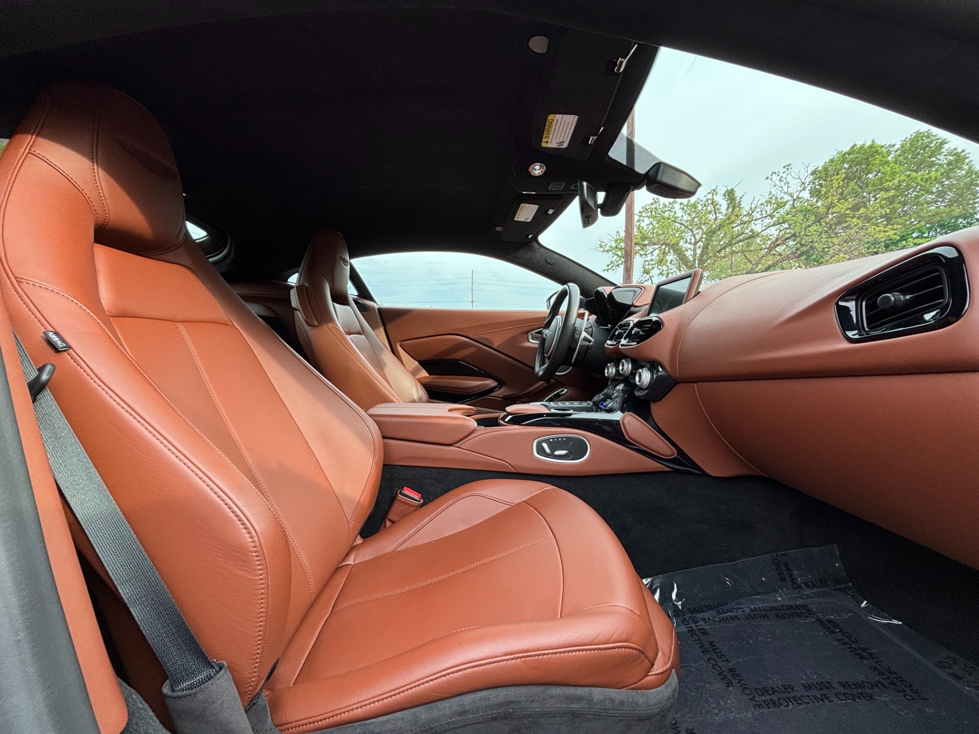 
								2020 Aston Martin Vantage full									