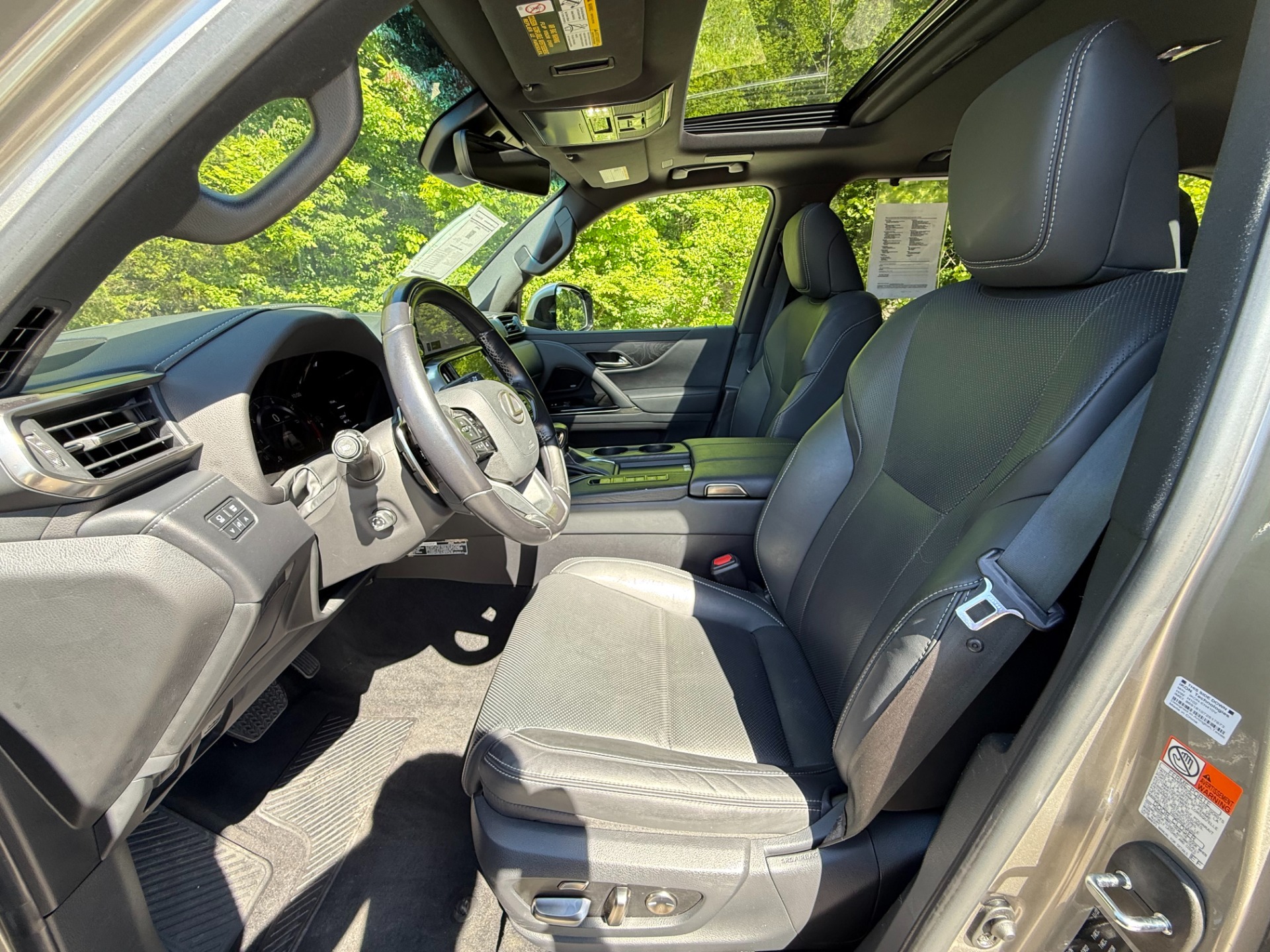 
								2023 Lexus LX 600 full									