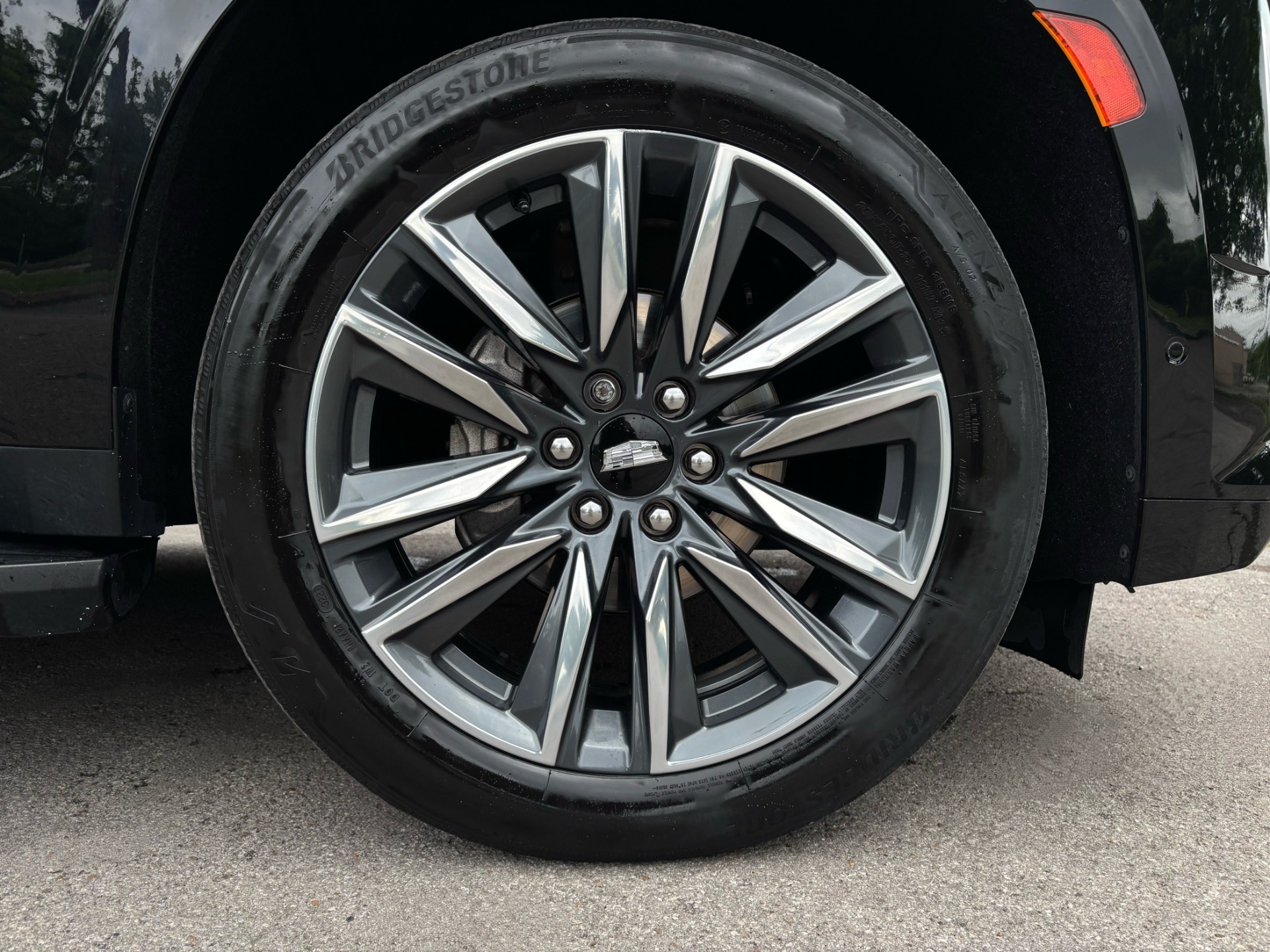 
								2022 Cadillac Escalade ESV full									