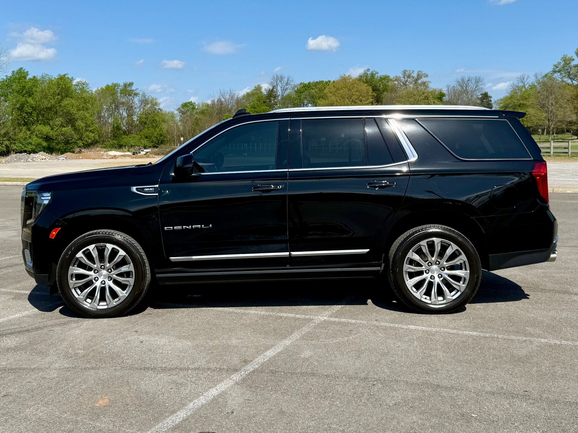 
								2022 GMC Yukon Denali full									