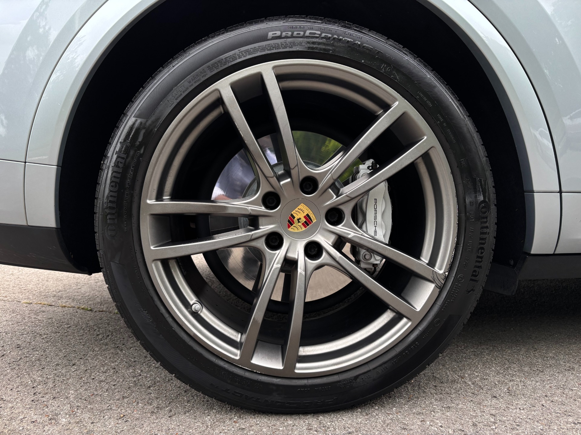 
								2023 Porsche Cayenne Turbo PREMIUM full									