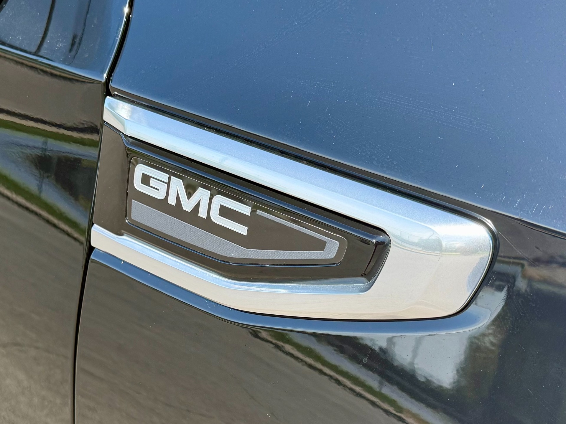 
								2022 GMC Yukon Denali full									