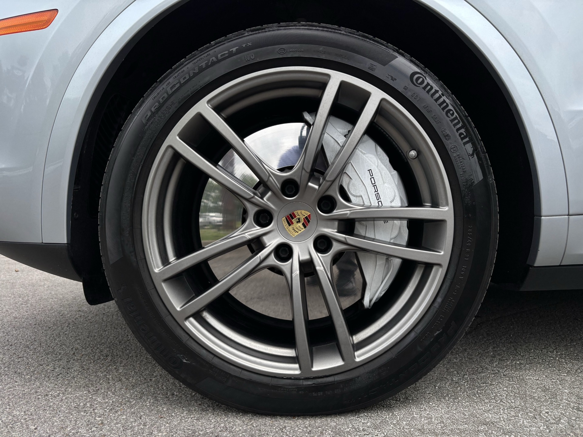 
								2023 Porsche Cayenne Turbo PREMIUM full									