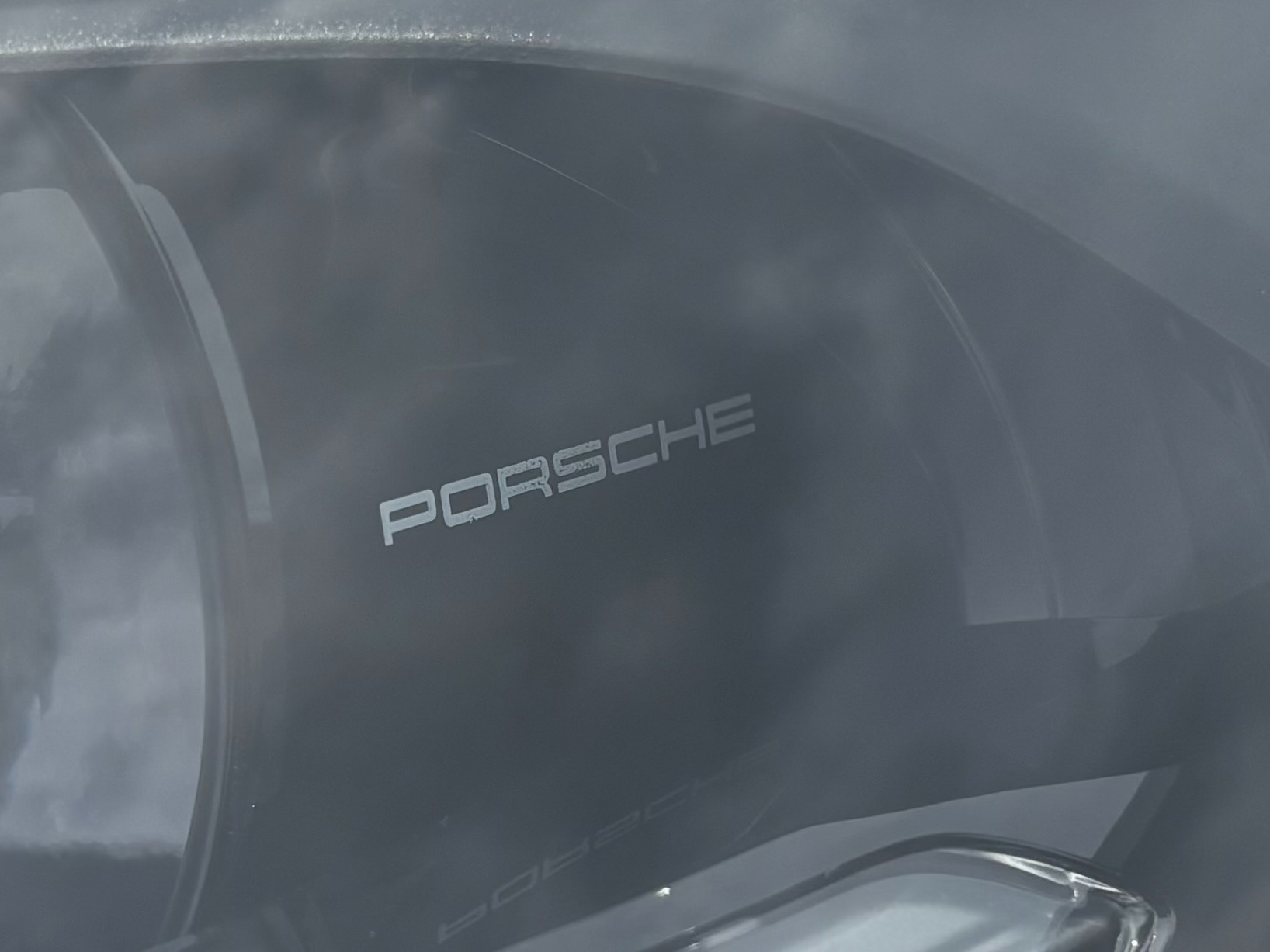 
								2023 Porsche Cayenne Turbo PREMIUM full									