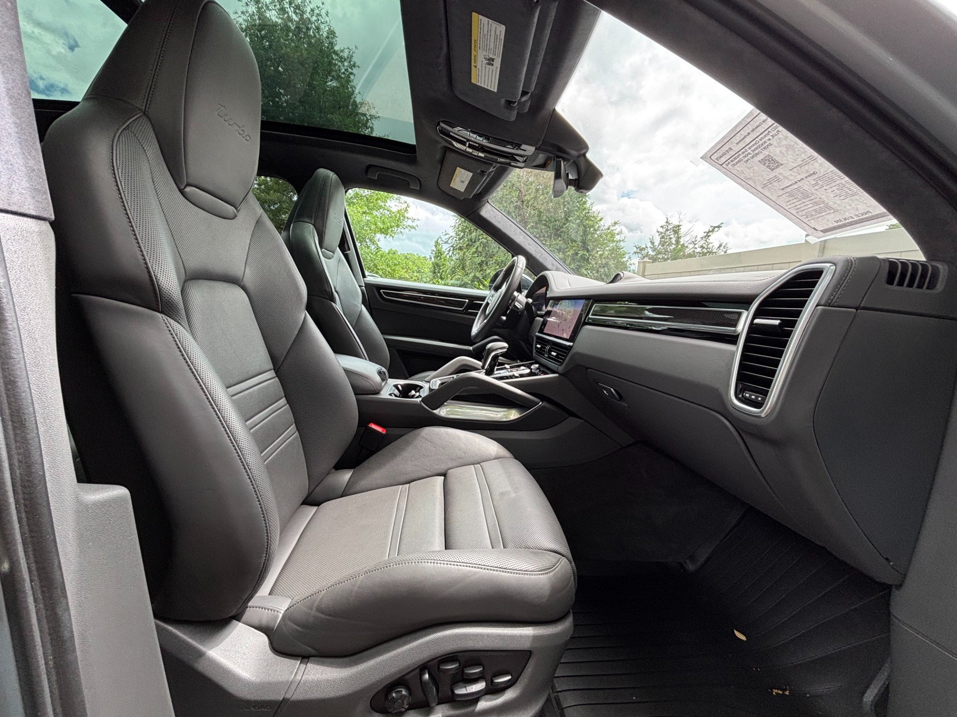 
								2023 Porsche Cayenne Turbo PREMIUM full									