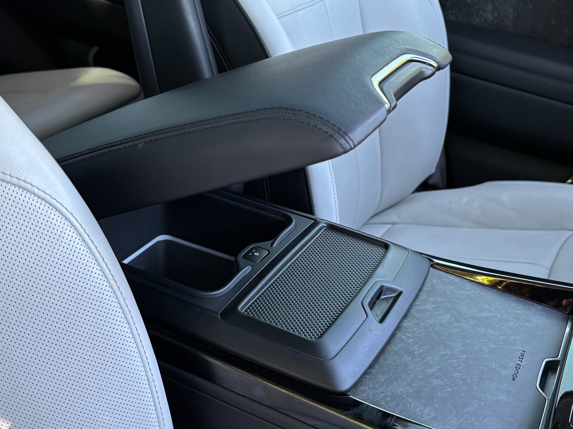 
								2023 Range Rover Sport P530 full									