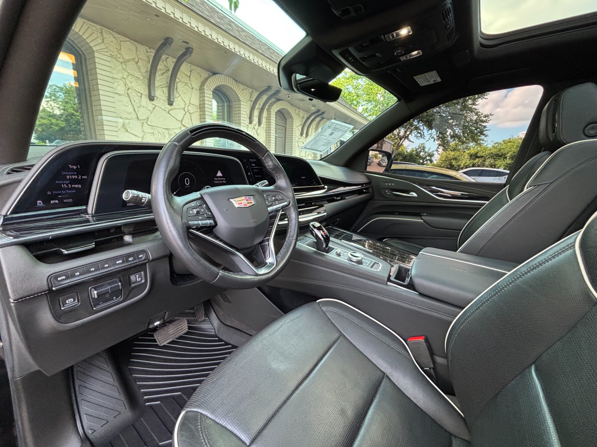 
								2022 Cadillac Escalade ESV full									