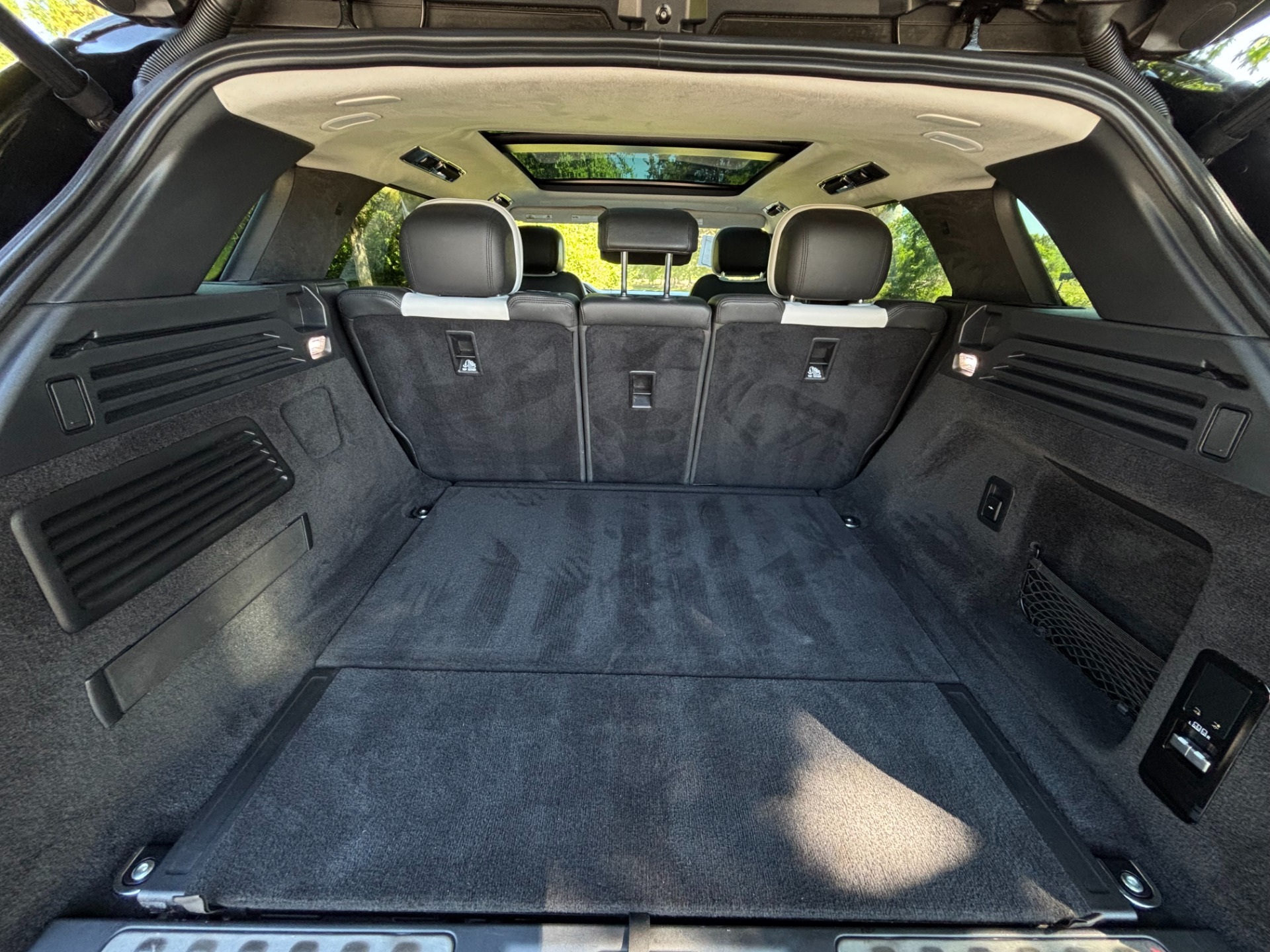 
								2023 Range Rover Sport P530 full									