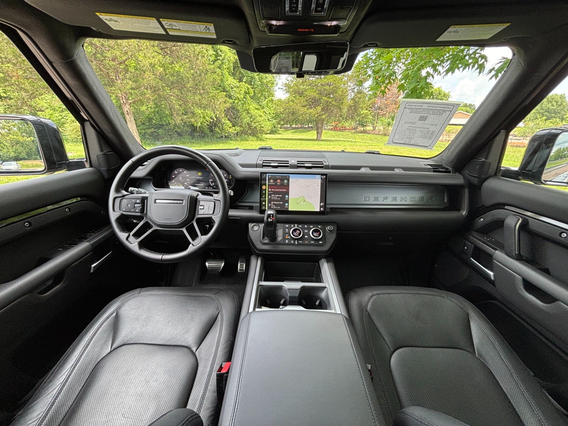 
								2025 Land Rover Defender full									
