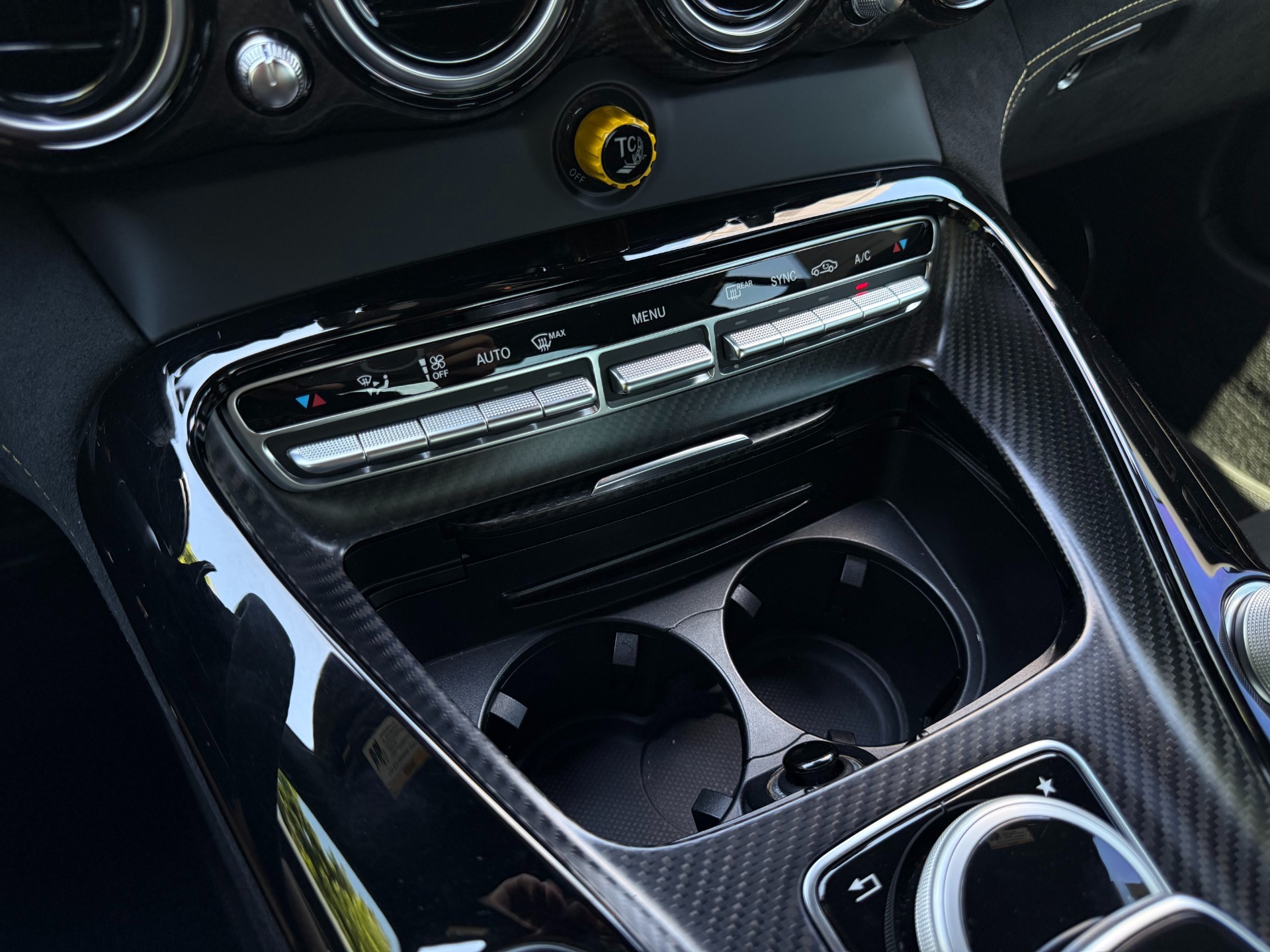 
								2018 Mercedes-Benz AMG GT R full									