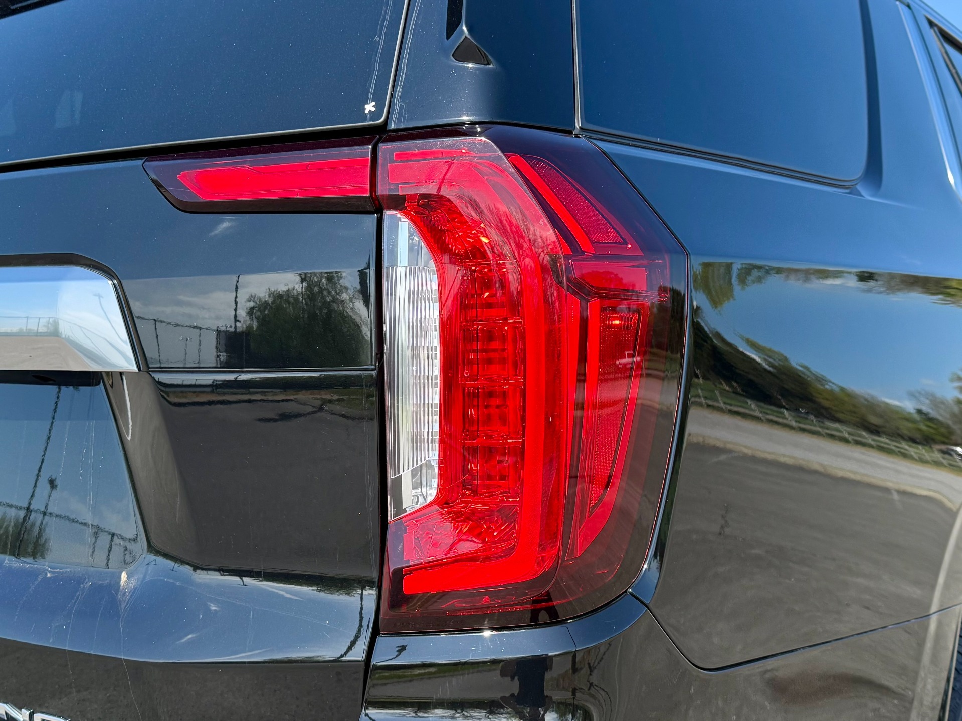 
								2022 GMC Yukon Denali full									