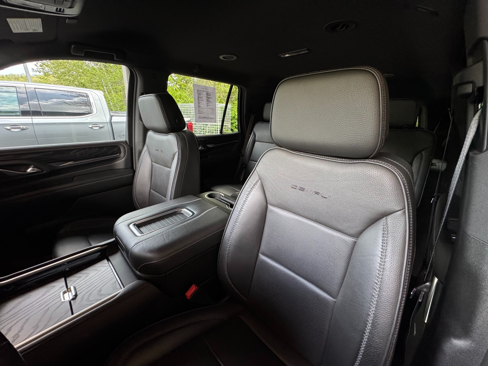 
								2022 GMC Yukon Denali full									