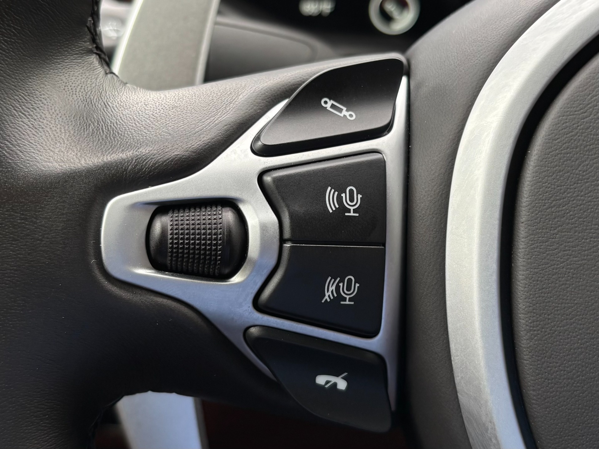 
								2020 Aston Martin Vantage full									